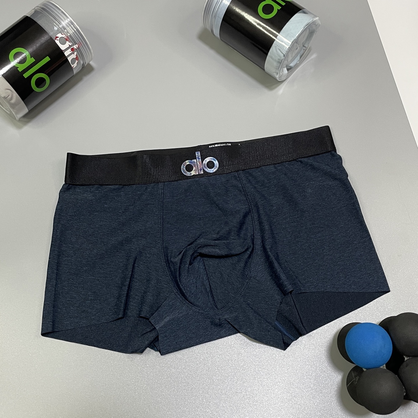 🔥🔥🔥新品 经典alo3D幻彩lougo设计，采用进口轻薄冰丝 轻薄透气丝滑 无痕裁剪 穿着无束缚感 触