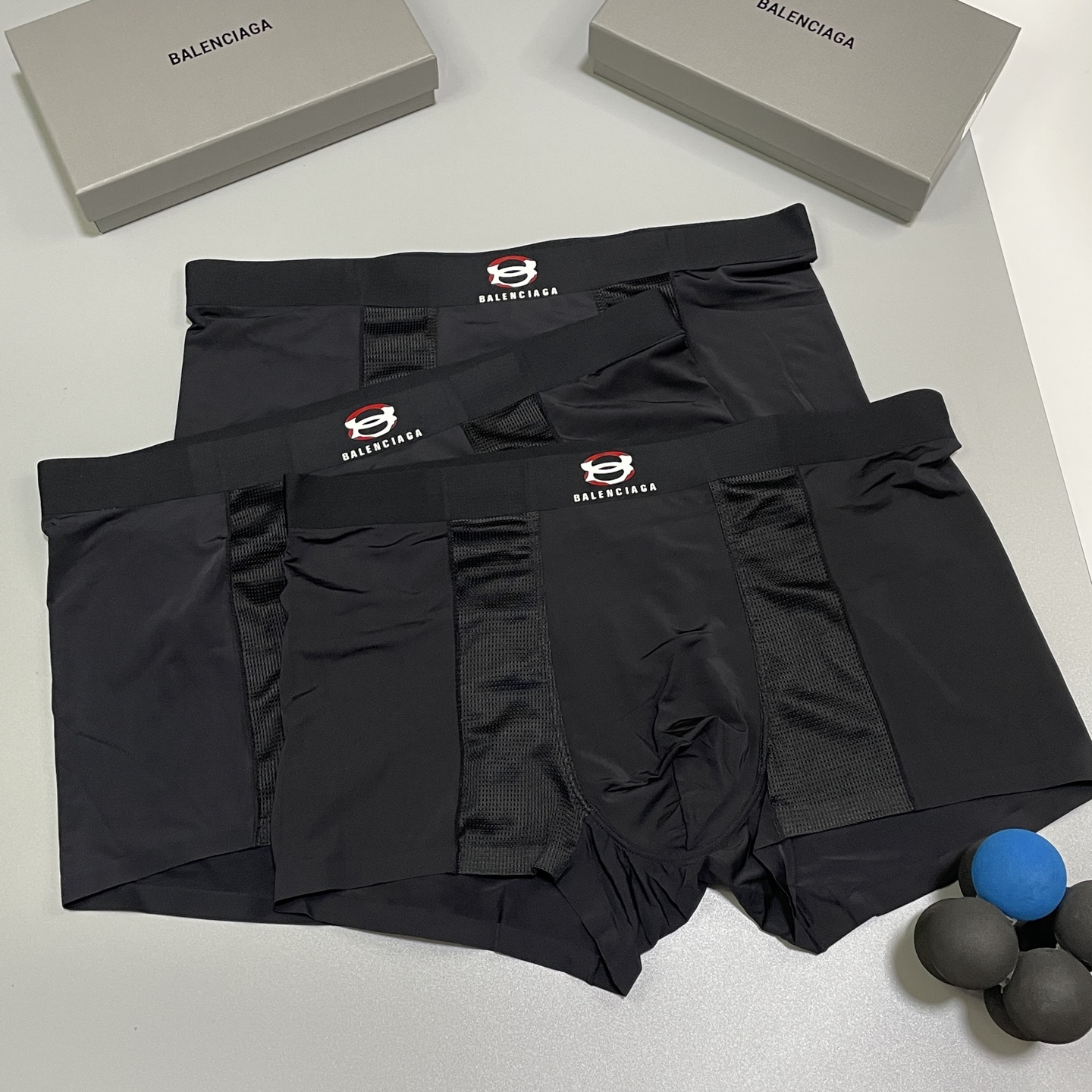 🔥🔥🔥新品！巴黎世家男士内裤！ 外贸公司合作订单，经典立体硅胶logo印标 轻薄透设计，采用进口双面冰丝