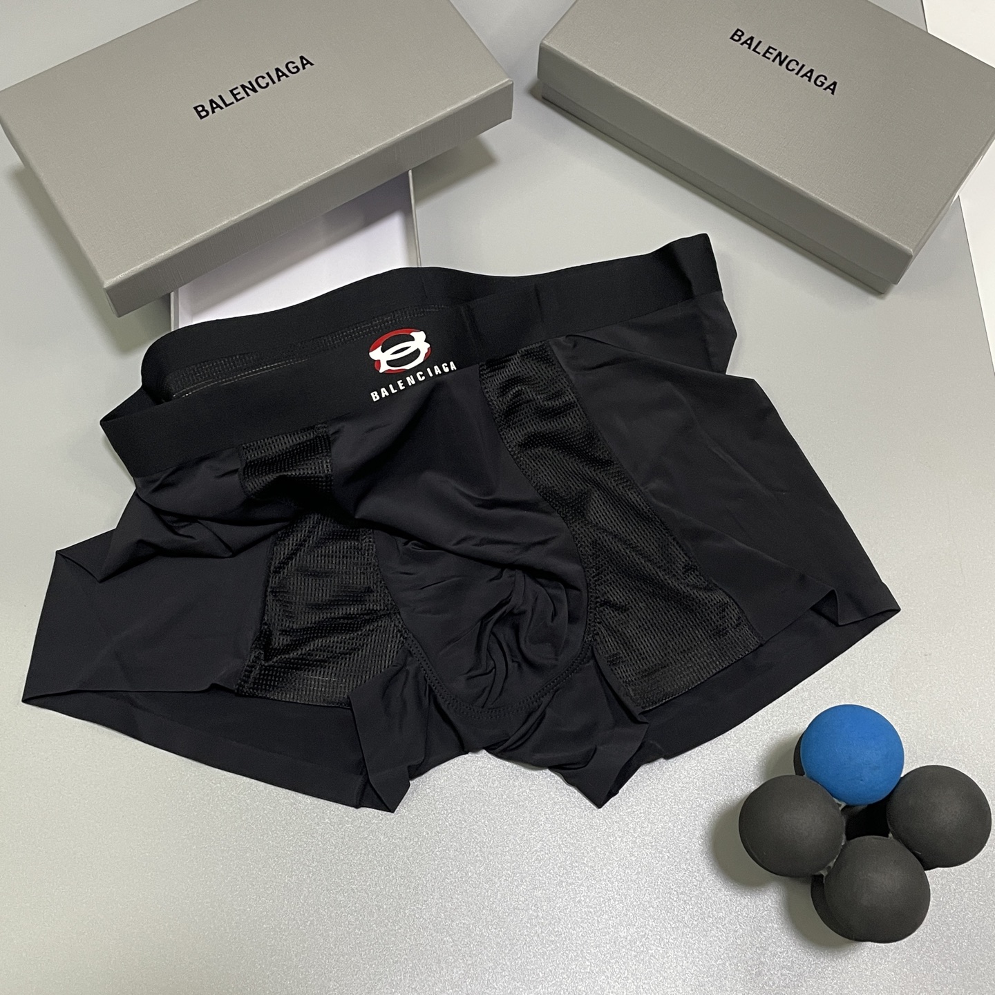 🔥🔥🔥新品！巴黎世家男士内裤！ 外贸公司合作订单，经典立体硅胶logo印标 轻薄透设计，采用进口双面冰丝