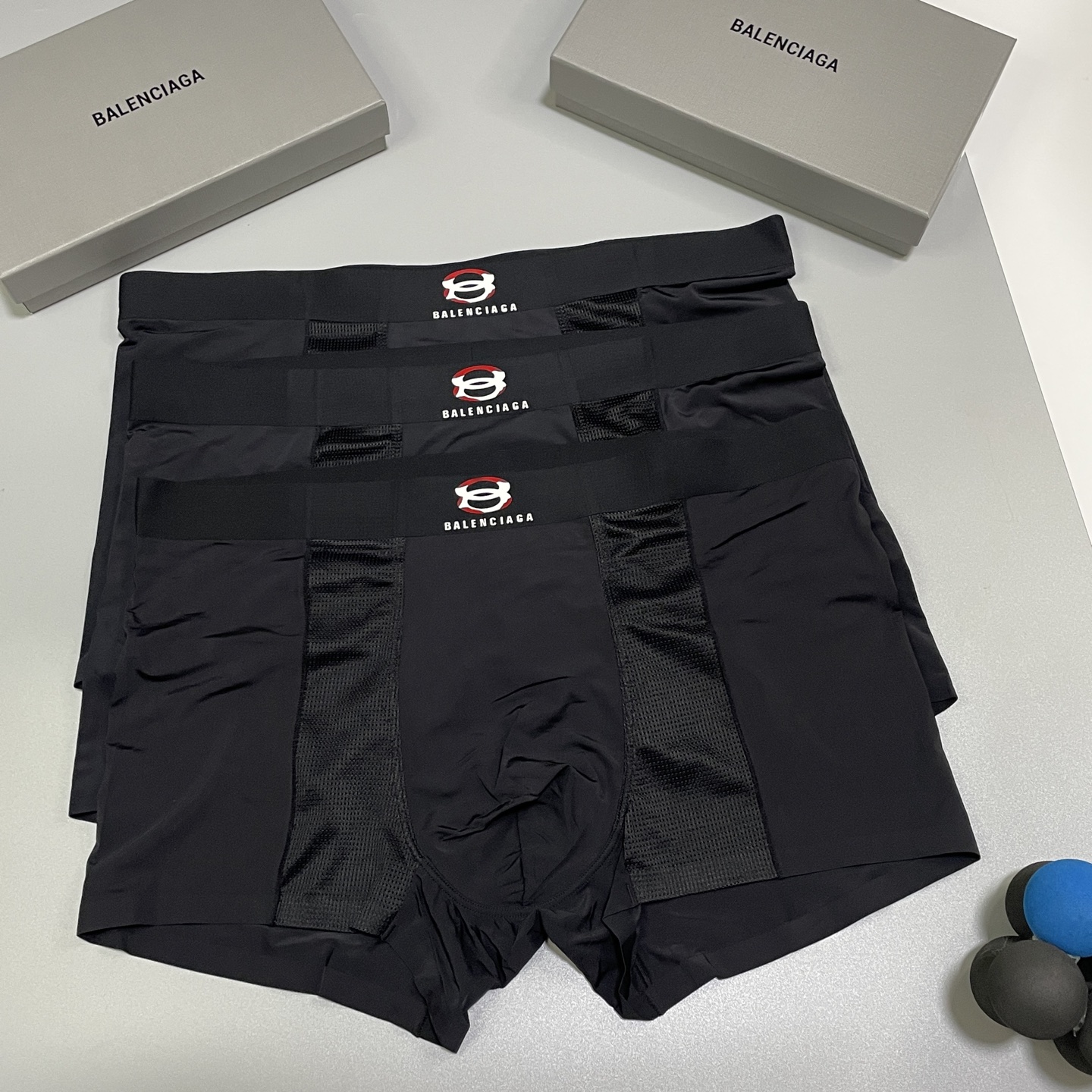 🔥🔥🔥新品！巴黎世家男士内裤！ 外贸公司合作订单，经典立体硅胶logo印标 轻薄透设计，采用进口双面冰丝