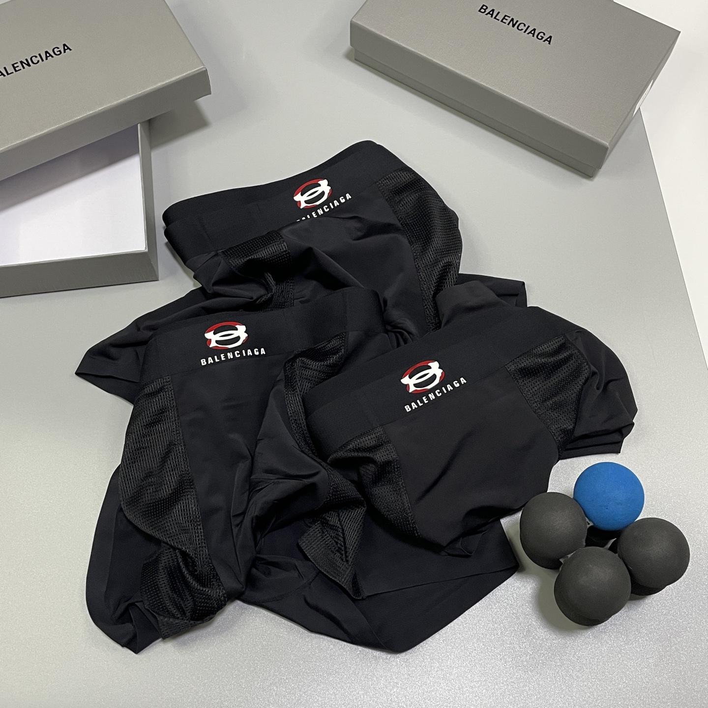 🔥🔥🔥新品！巴黎世家男士内裤！ 外贸公司合作订单，经典立体硅胶logo印标 轻薄透设计，采用进口双面冰丝