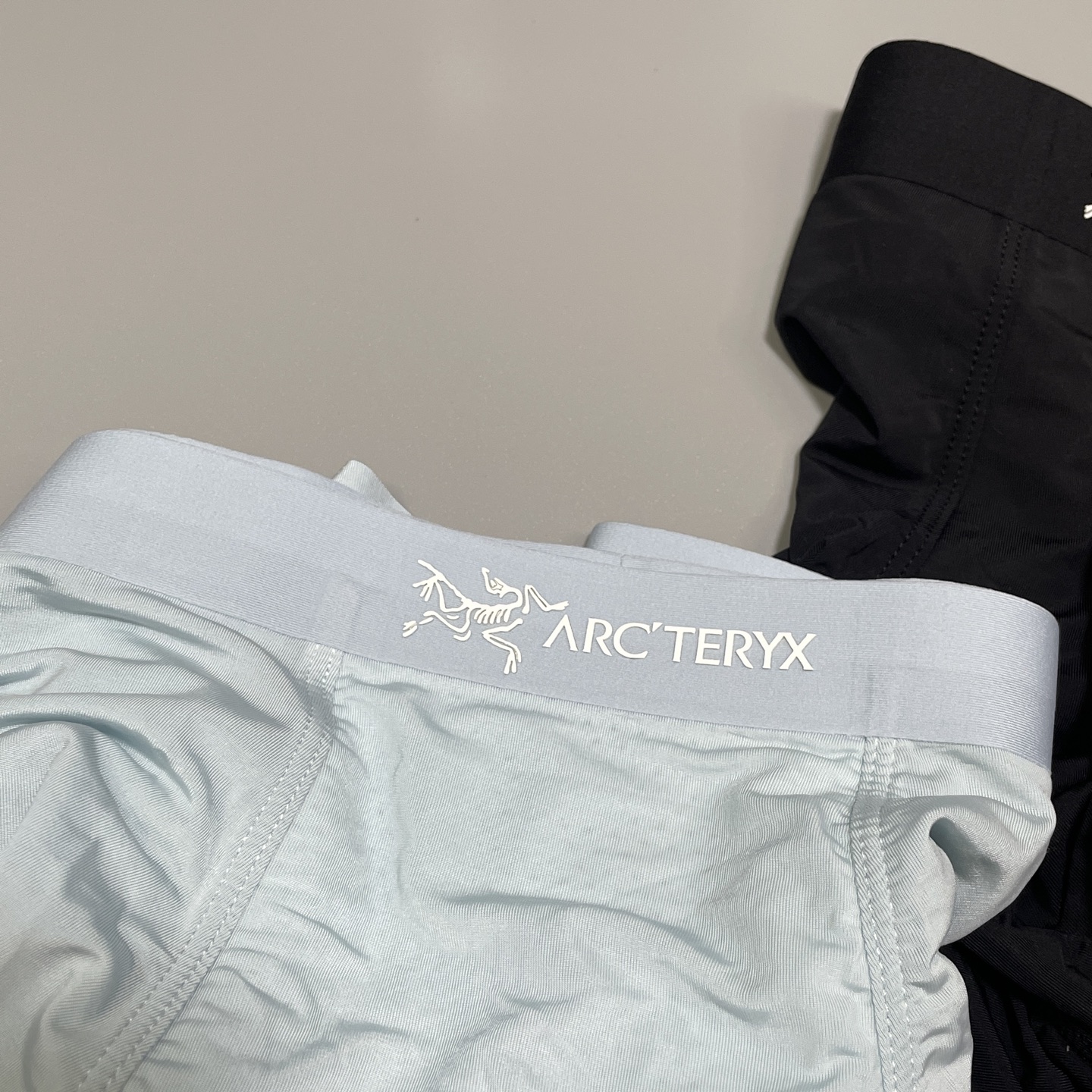 🔥🔥🔥 新品！始祖鸟男士内裤！ 外贸公司合作订单，经典立体硅胶logo印标 轻薄透设计，采用进口冰丝轻薄