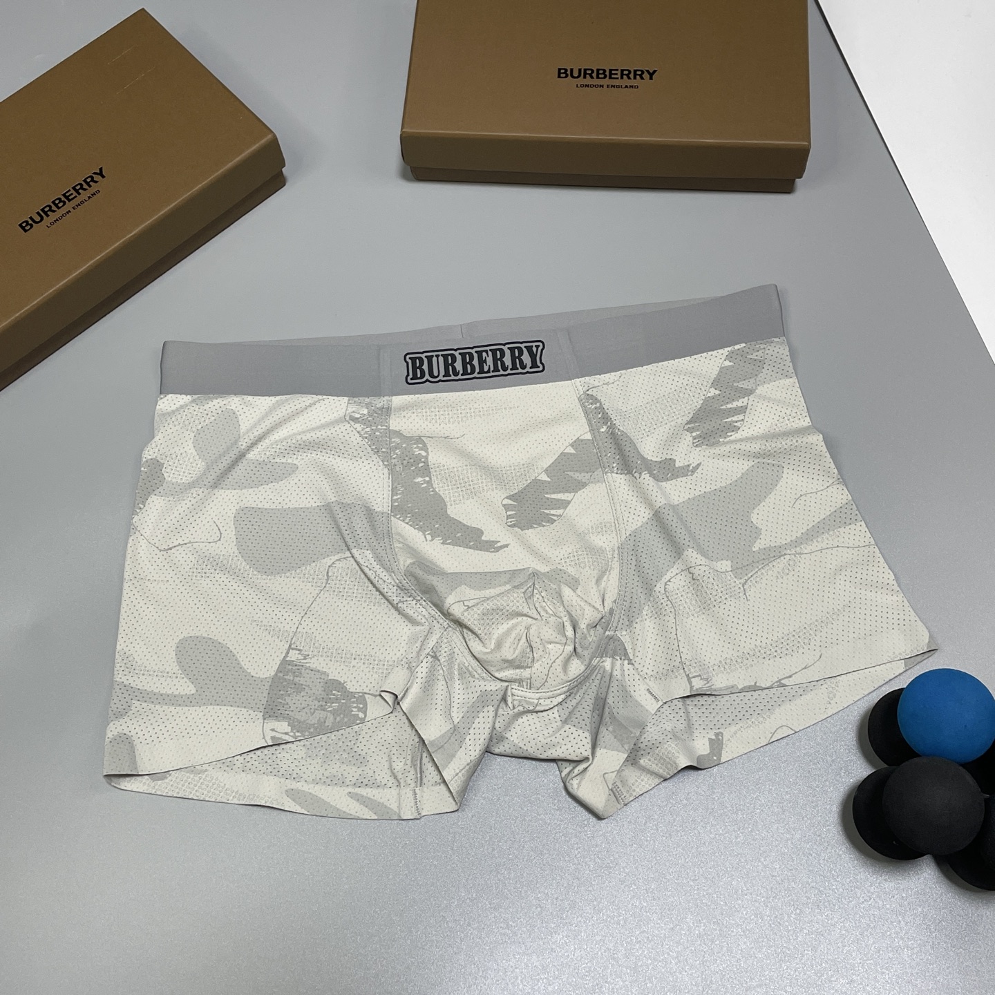 🔥🔥🔥 新品！巴宝莉男士内裤！ 外贸公司合作订单，经典立体硅胶logo印标 轻薄透设计，采用进口冰丝轻薄