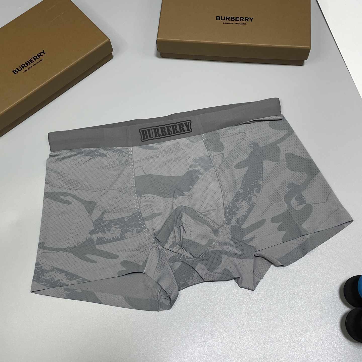 🔥🔥🔥 新品！巴宝莉男士内裤！ 外贸公司合作订单，经典立体硅胶logo印标 轻薄透设计，采用进口冰丝轻薄