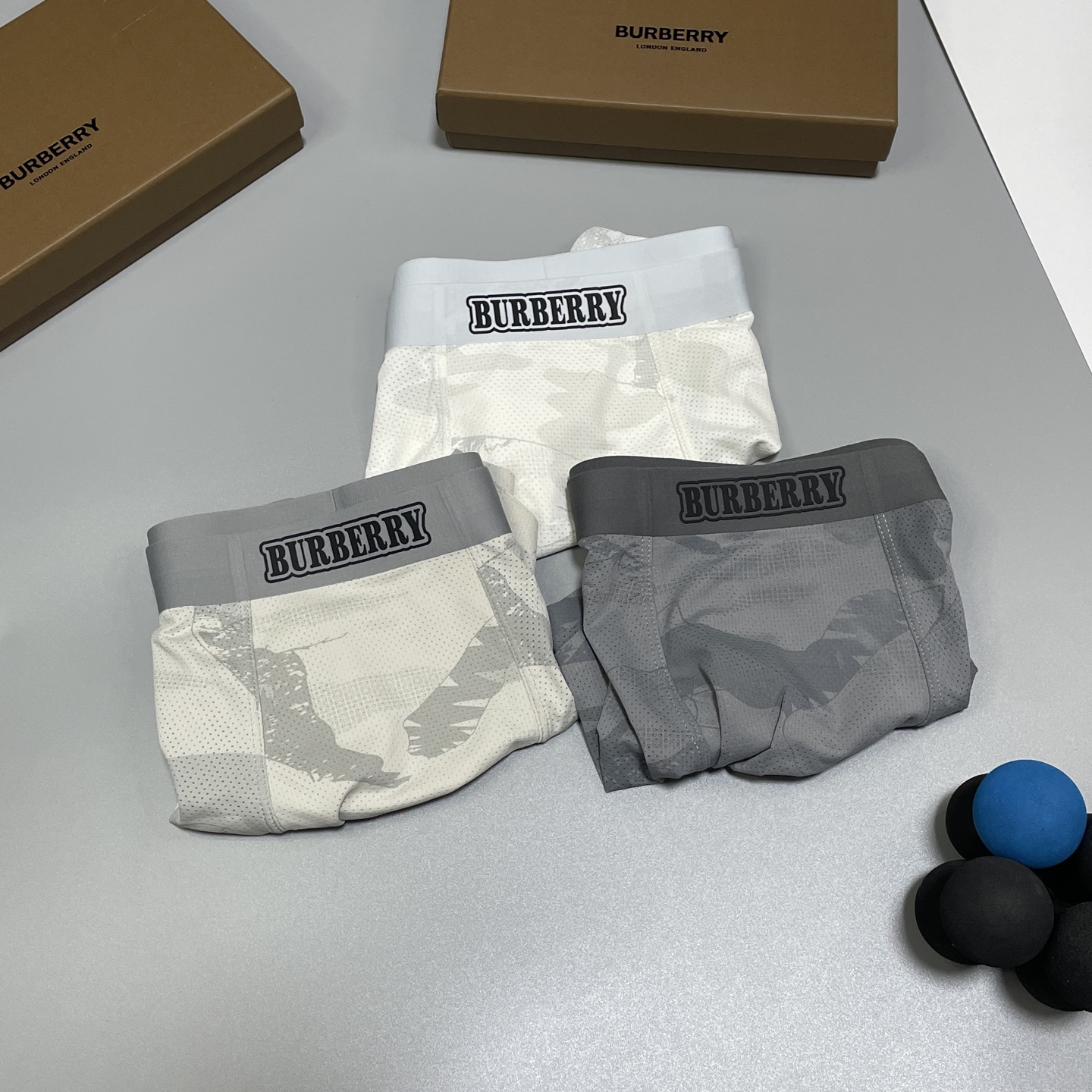 🔥🔥🔥 新品！巴宝莉男士内裤！ 外贸公司合作订单，经典立体硅胶logo印标 轻薄透设计，采用进口冰丝轻薄