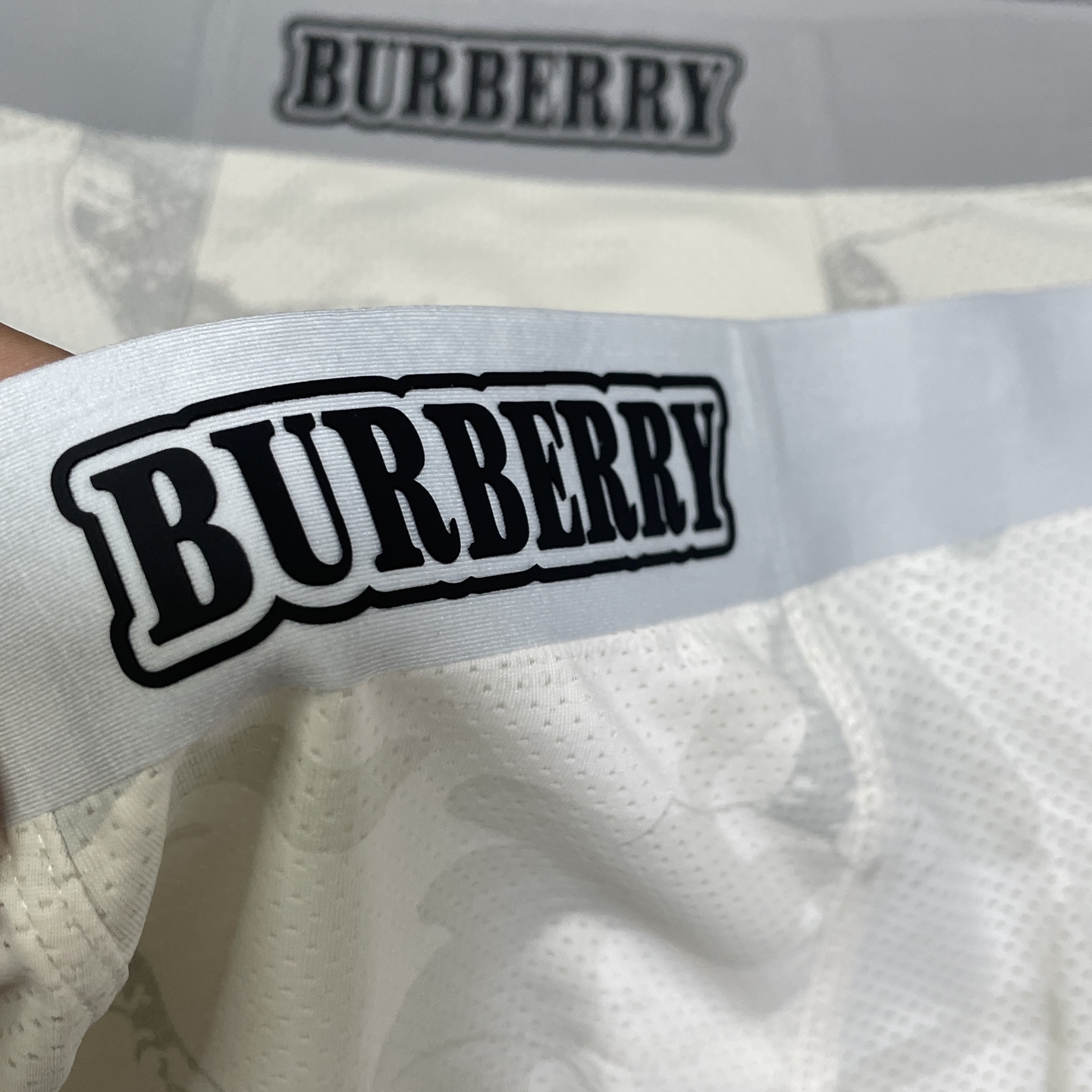 🔥🔥🔥 新品！巴宝莉男士内裤！ 外贸公司合作订单，经典立体硅胶logo印标 轻薄透设计，采用进口冰丝轻薄