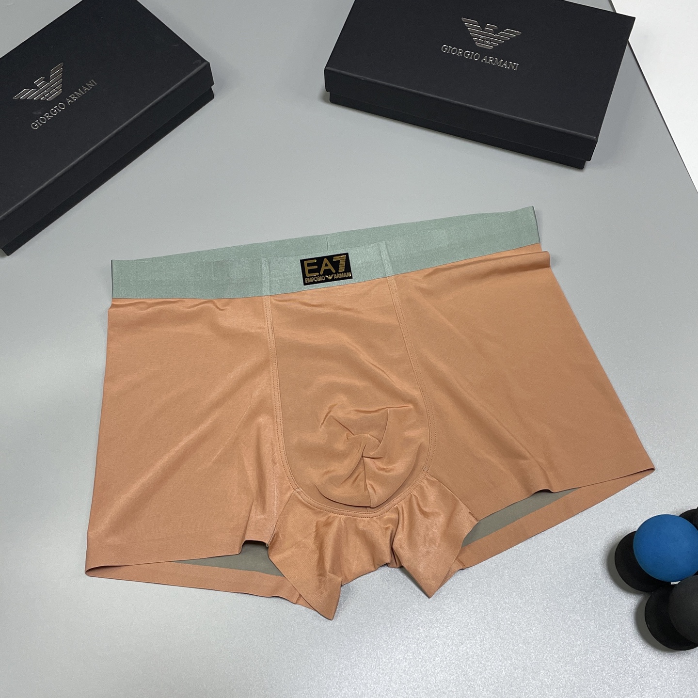 🔥🔥🔥新品！阿玛尼男士内裤！ 外贸公司合作订单，经典立体烫金logo印标 轻薄透设计，采用进口双面冰丝轻