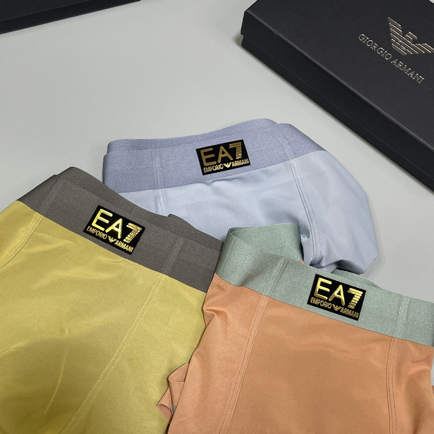 🔥🔥🔥新品！阿玛尼男士内裤！ 外贸公司合作订单，经典立体烫金logo印标 轻薄透设计，采用进口双面冰丝轻