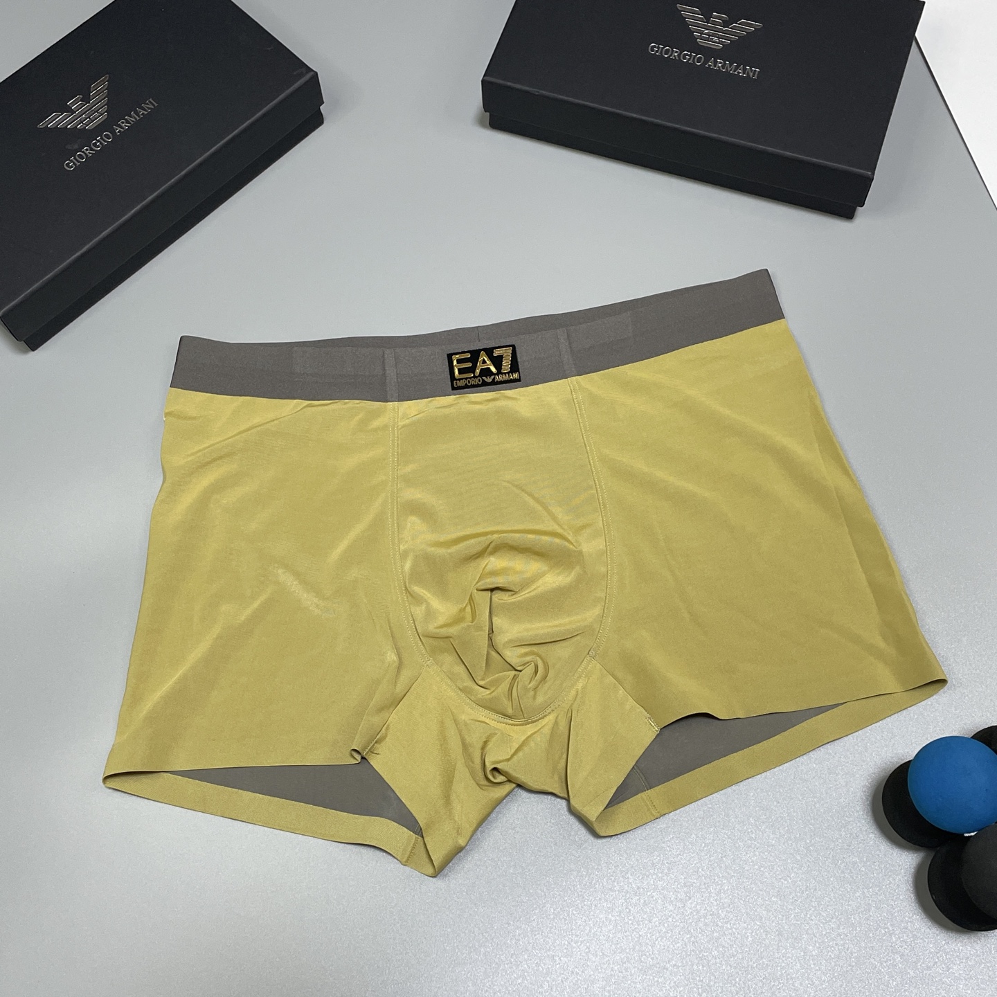 🔥🔥🔥新品！阿玛尼男士内裤！ 外贸公司合作订单，经典立体烫金logo印标 轻薄透设计，采用进口双面冰丝轻