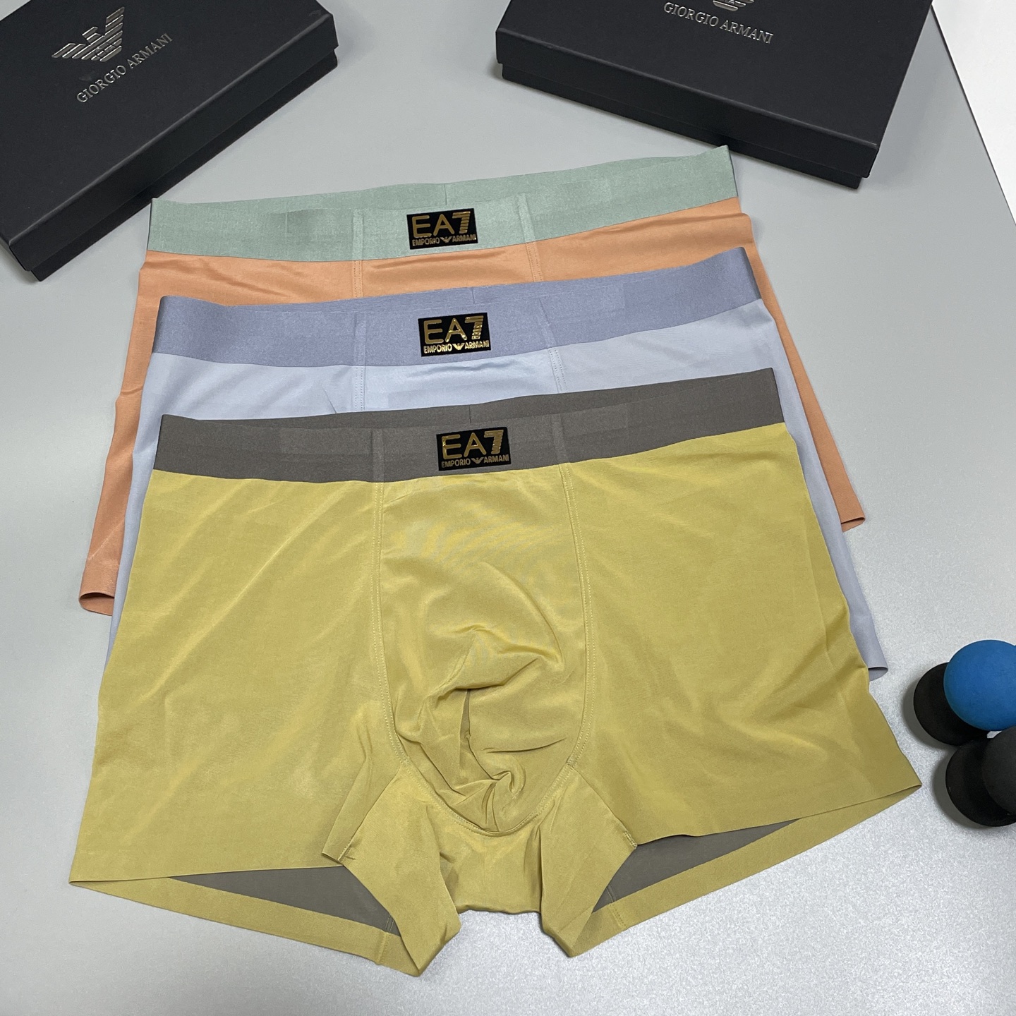 🔥🔥🔥新品！阿玛尼男士内裤！ 外贸公司合作订单，经典立体烫金logo印标 轻薄透设计，采用进口双面冰丝轻