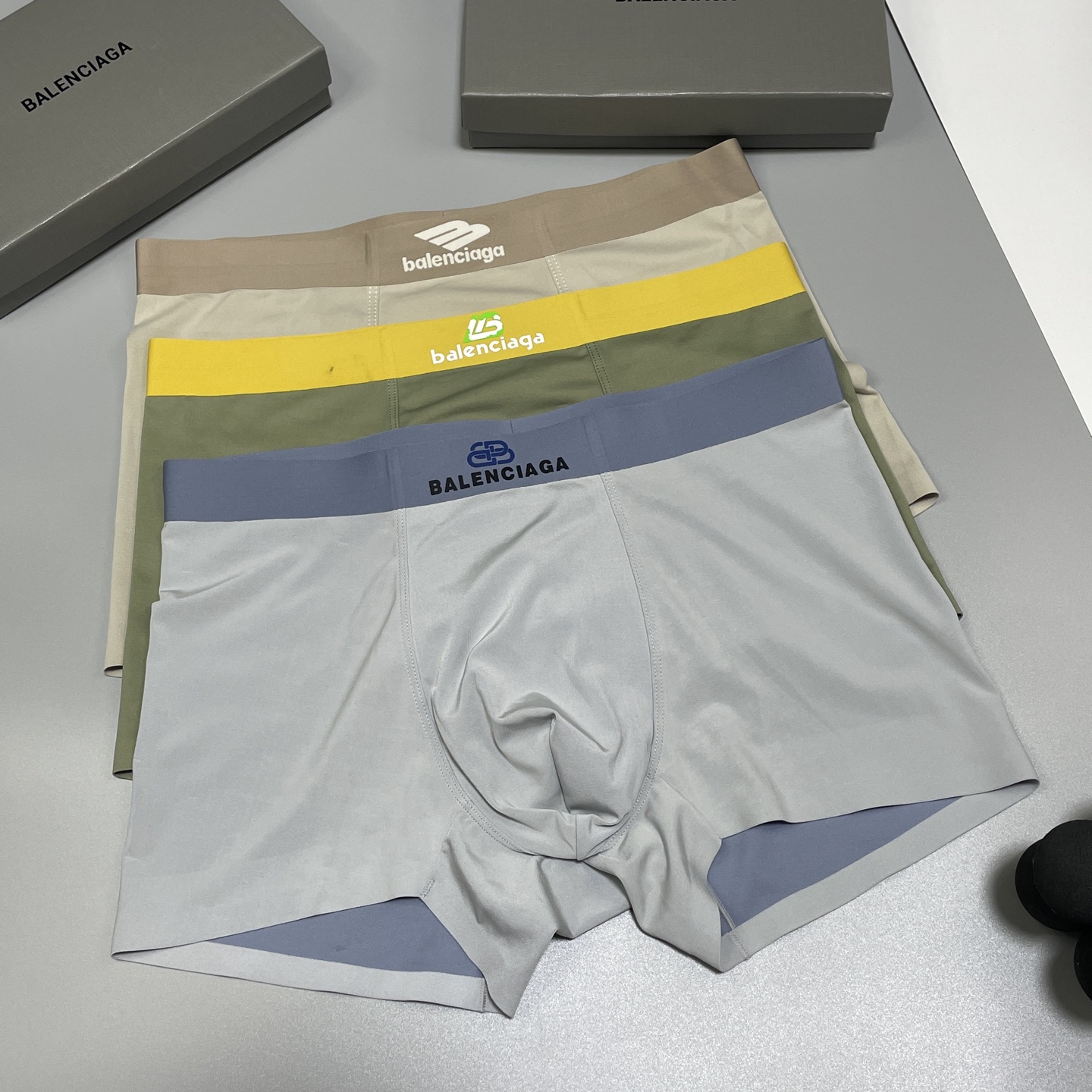 🔥🔥🔥专柜新品！巴黎世家时尚男士内裤！ 外贸公司合作订单，经典立体硅胶lougo印标，轻薄透设计，采用进