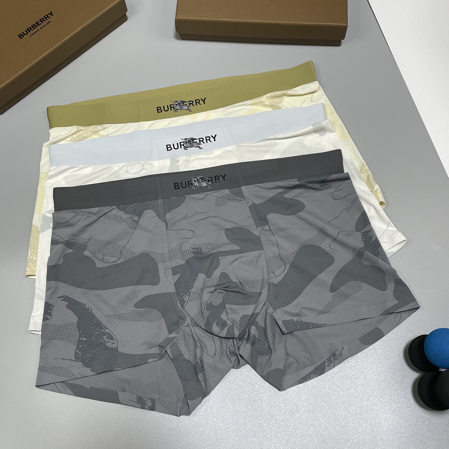 🔥🔥🔥 新品！巴宝莉男士内裤！ 外贸公司合作订单，经典立体硅胶logo印标 轻薄透设计，采用进口冰丝轻薄