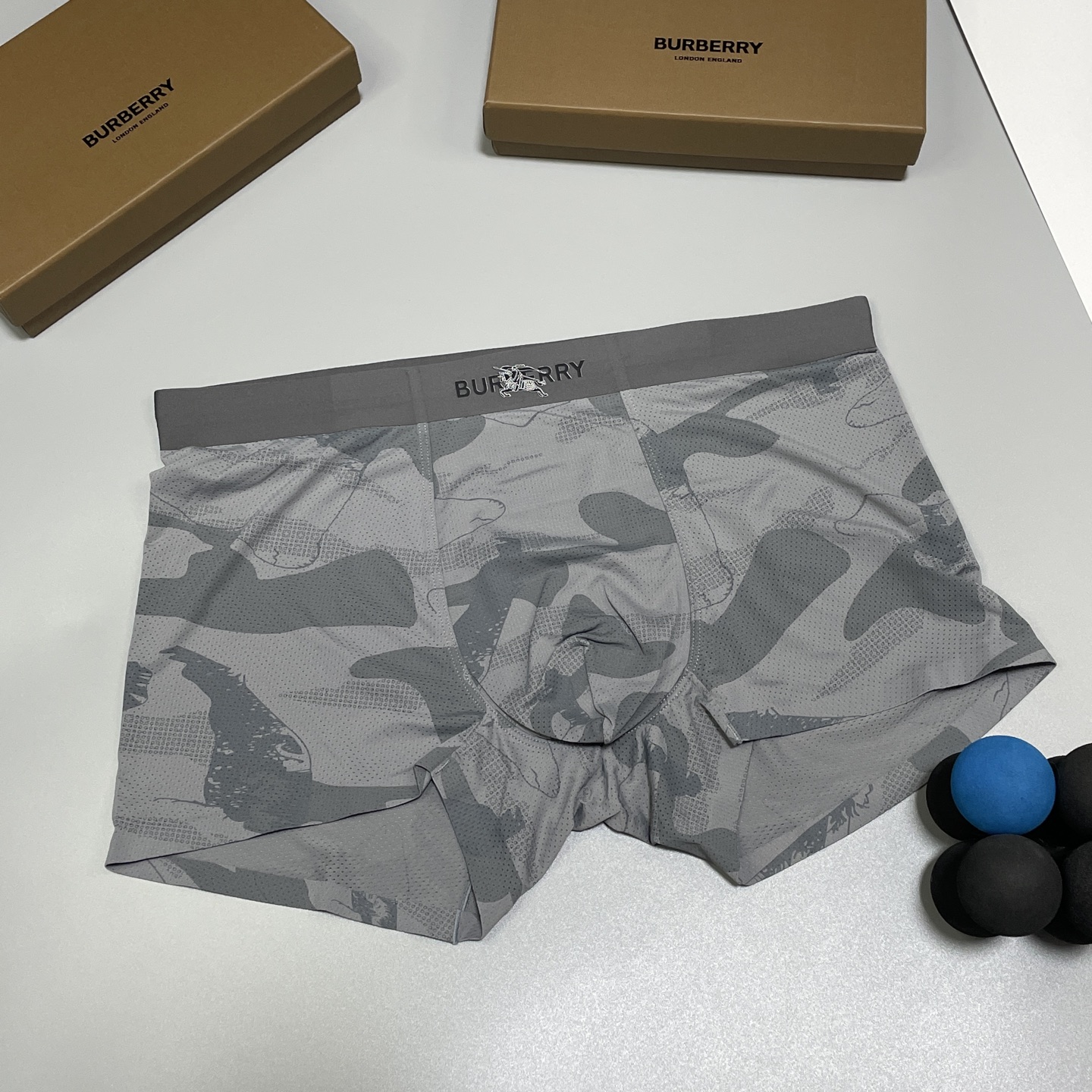 🔥🔥🔥 新品！巴宝莉男士内裤！ 外贸公司合作订单，经典立体硅胶logo印标 轻薄透设计，采用进口冰丝轻薄