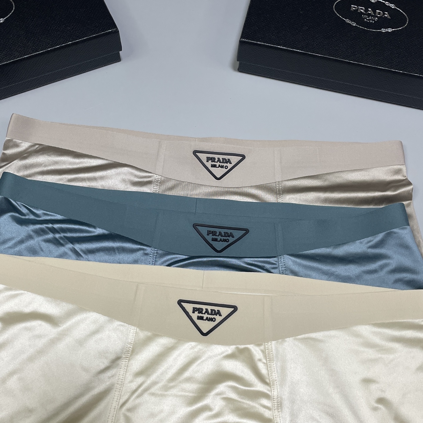 🔥🔥🔥新品！普拉达PRADA男士内裤！ 外贸公司合作订单，经典立体硅胶logo印标 轻薄透设计，采用进口