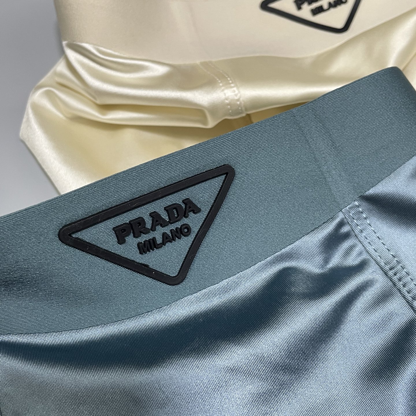 🔥🔥🔥新品！普拉达PRADA男士内裤！ 外贸公司合作订单，经典立体硅胶logo印标 轻薄透设计，采用进口