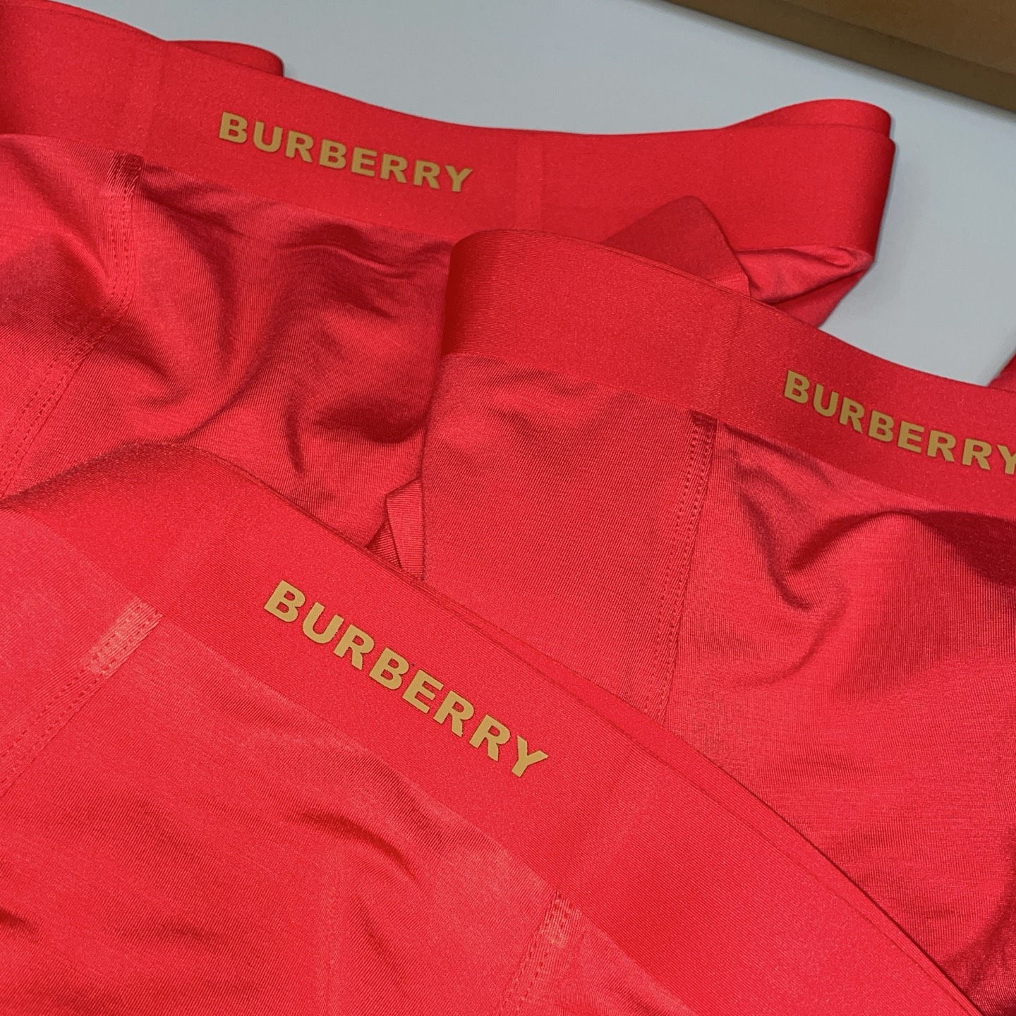 🔥🔥🔥红红火火自备送礼佳品！巴宝莉经典时尚男士内裤！外贸国外订单，立体硅胶lougo 原单品质，无缝切割