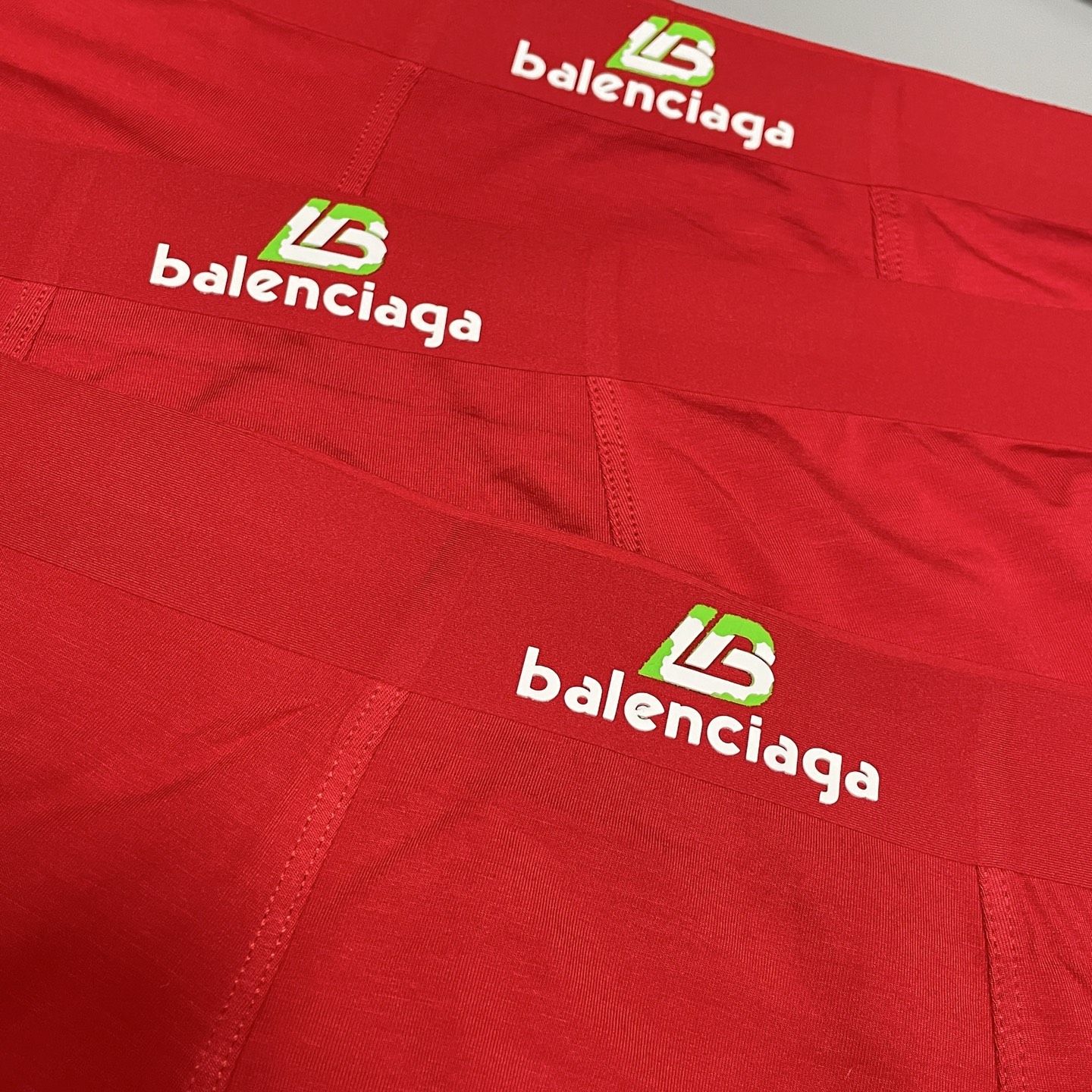 🔥🔥🔥红红火火自备送礼佳品！巴黎世家经典时尚男士内裤！外贸国外订单，立体硅胶lougo 原单品质，无缝切