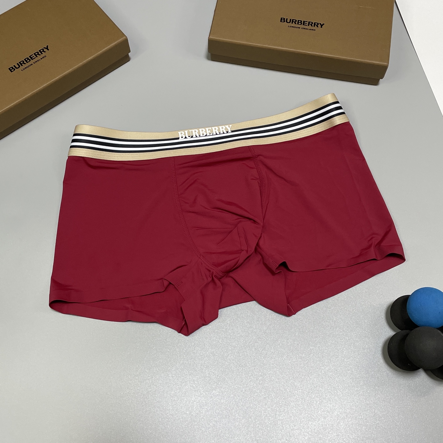 🔥🔥🔥巴宝莉B家原单品质！ 新品时尚男士冰丝面料内裤！外贸国外订单，高品质，无痕切割工艺 科学配比 冰冰