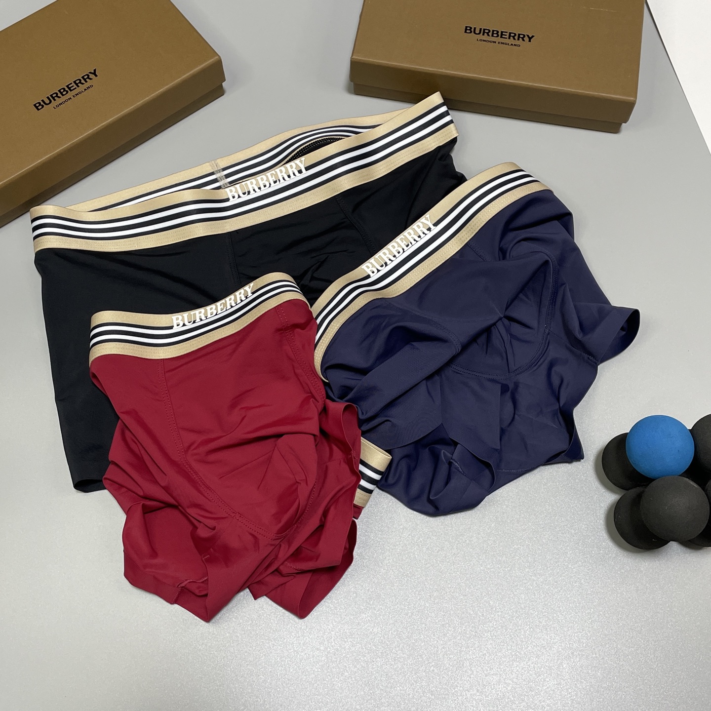 🔥🔥🔥巴宝莉B家原单品质！ 新品时尚男士冰丝面料内裤！外贸国外订单，高品质，无痕切割工艺 科学配比 冰冰