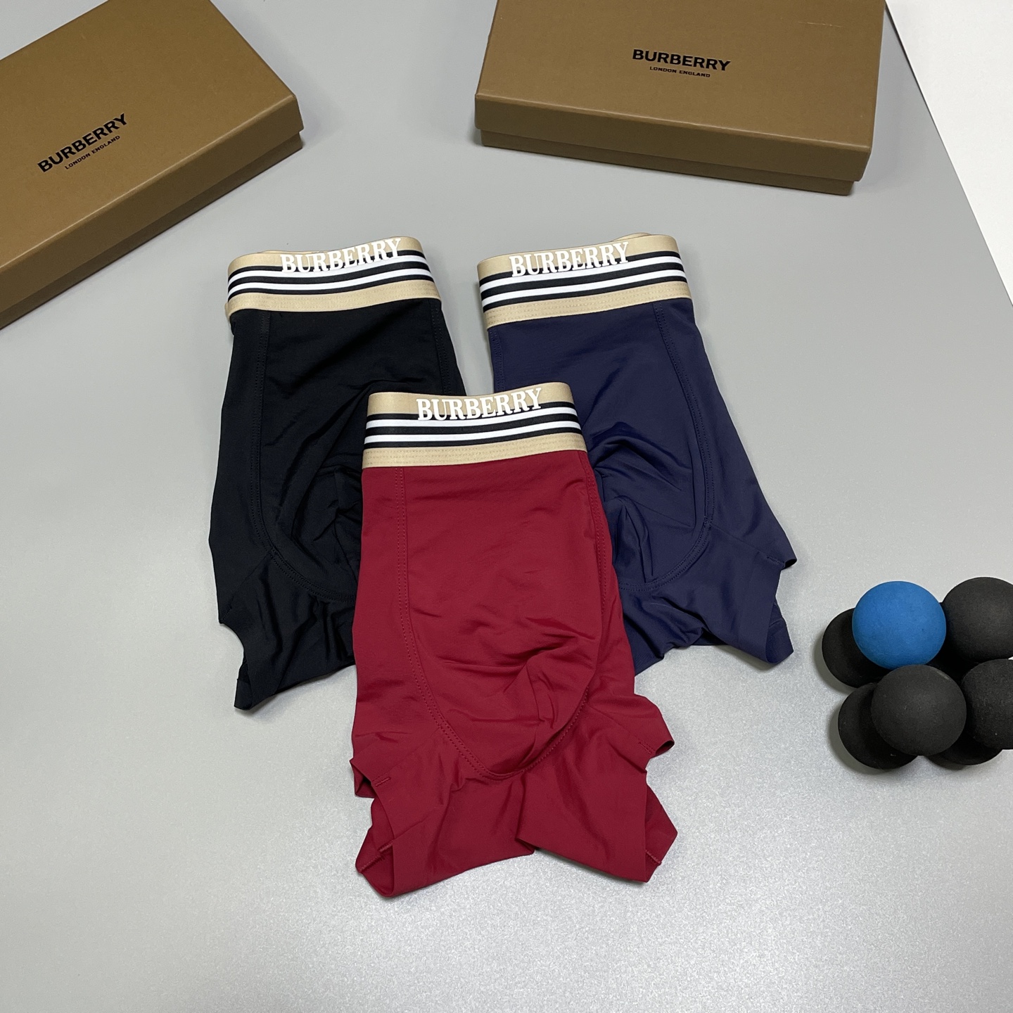 🔥🔥🔥巴宝莉B家原单品质！ 新品时尚男士冰丝面料内裤！外贸国外订单，高品质，无痕切割工艺 科学配比 冰冰