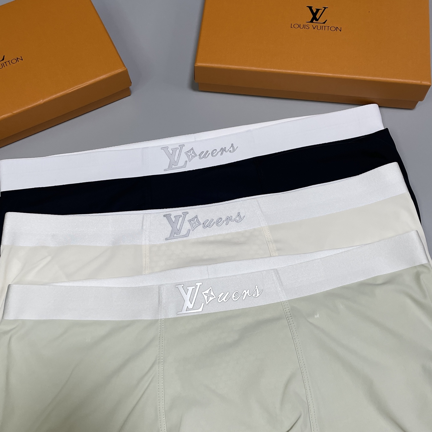 🔥🔥🌾2026✨✨💫☂️☔️LV路易威登原单品质！ 新品时尚男士冰丝内裤！采用立体硅胶lougo印花，外