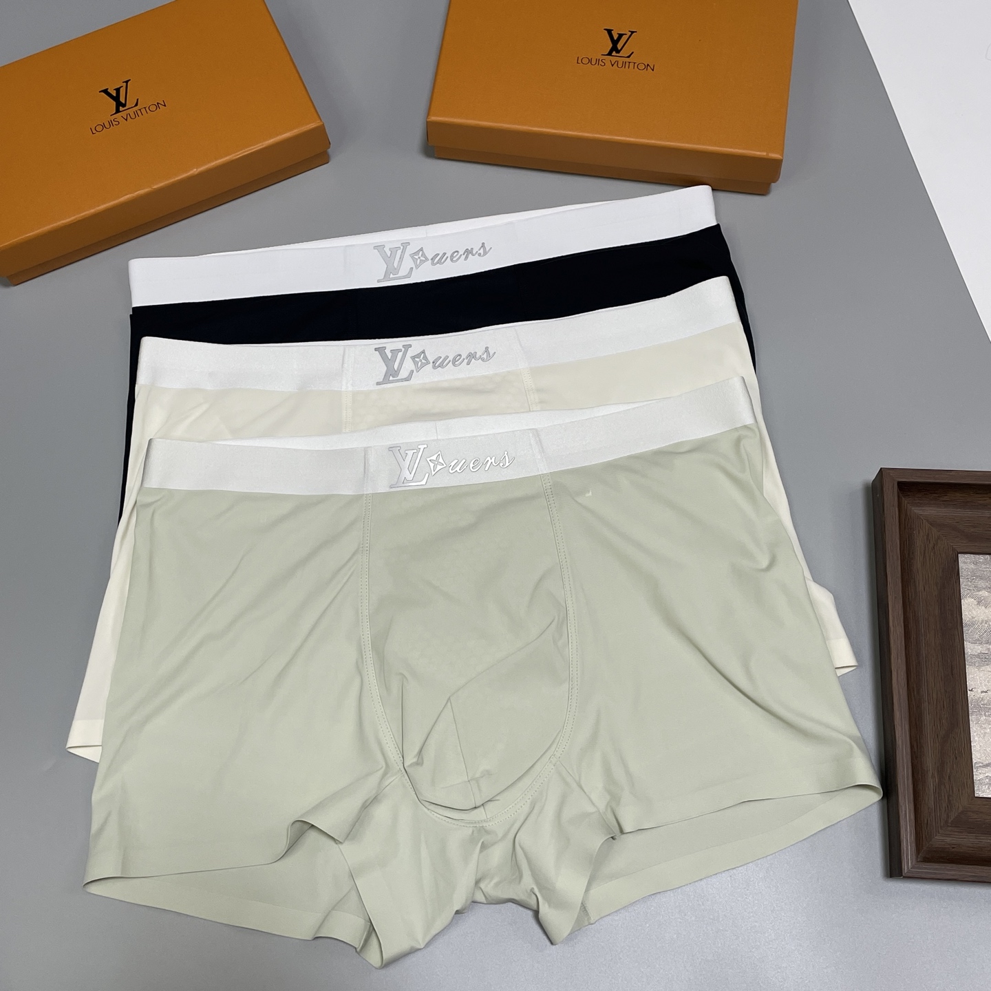 🔥🔥🌾2026✨✨💫☂️☔️LV路易威登原单品质！ 新品时尚男士冰丝内裤！采用立体硅胶lougo印花，外