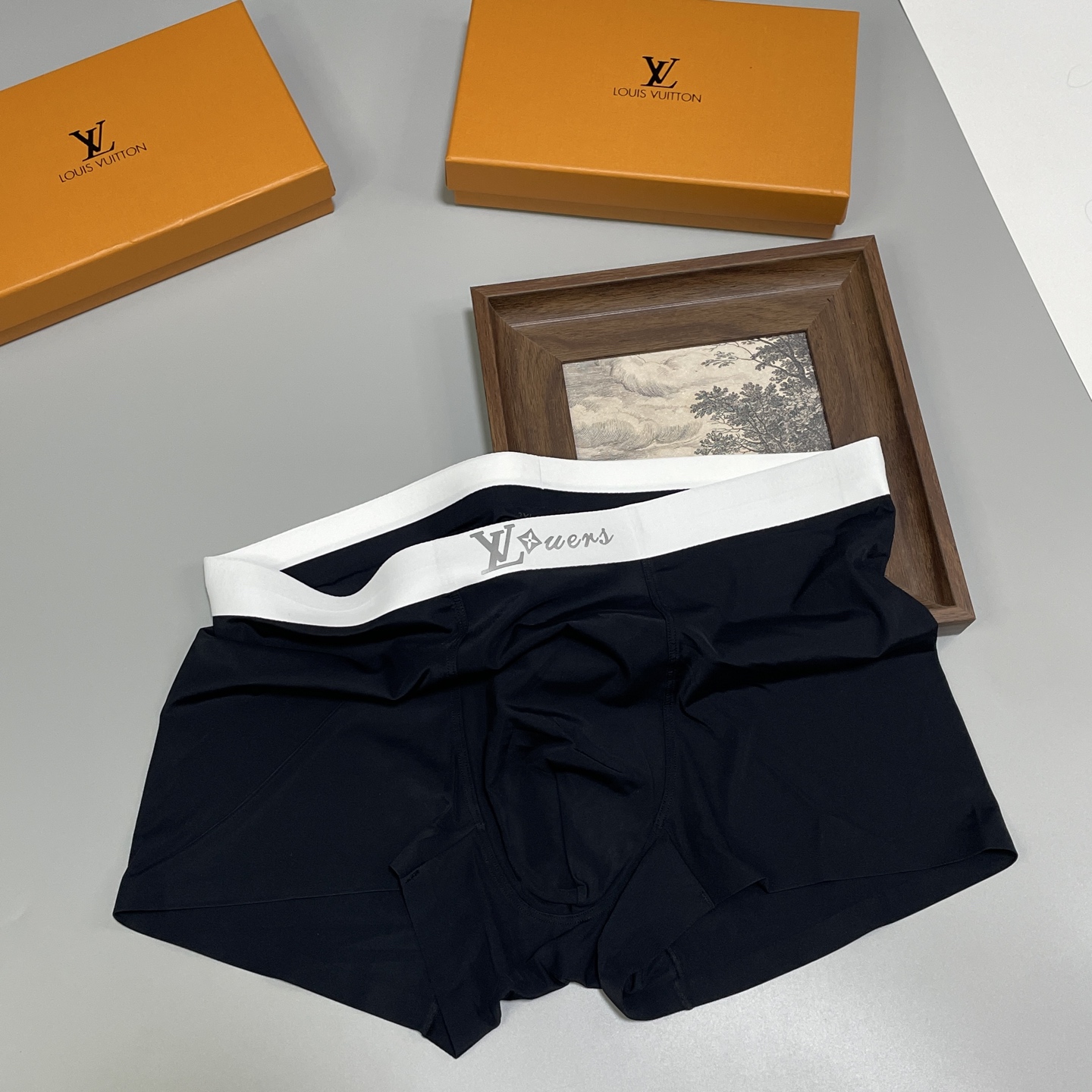 🔥🔥🌾2026✨✨💫☂️☔️LV路易威登原单品质！ 新品时尚男士冰丝内裤！采用立体硅胶lougo印花，外