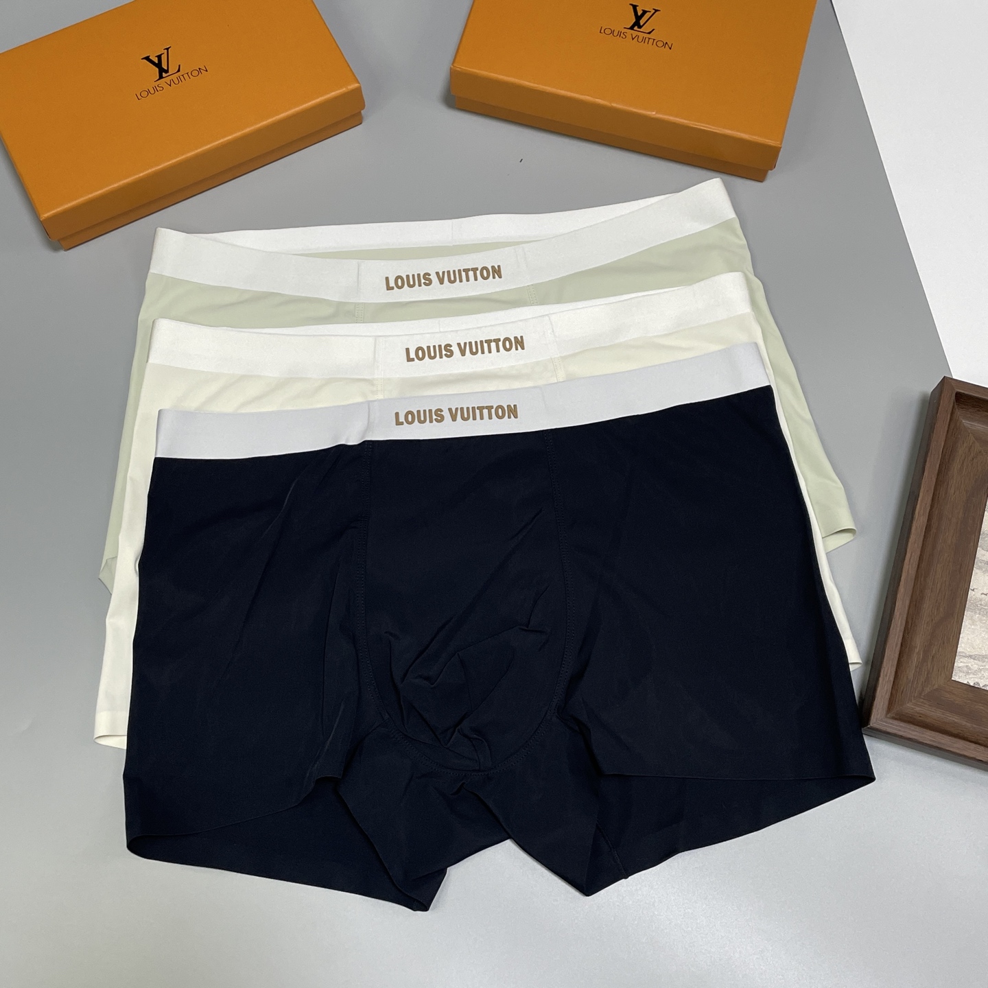 🔥🔥🌾2026✨✨💫☂️☔️LV路易威登原单品质！ 新品时尚男士冰丝内裤！采用立体硅胶lougo印花，外