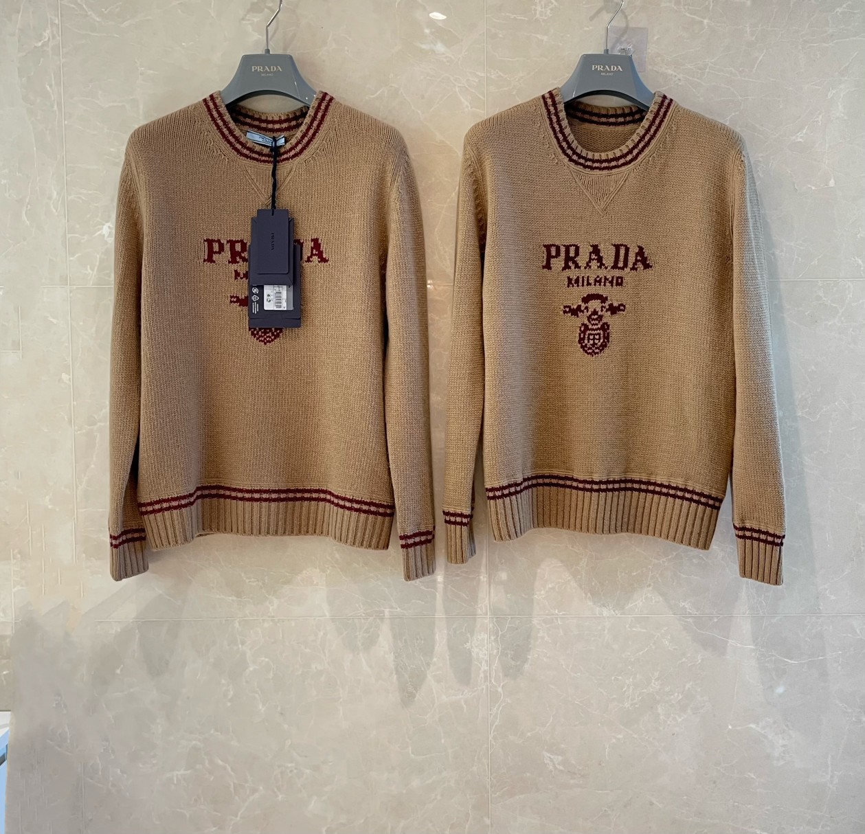 Comprare on line
 Prada Abbigliamento Maglione Felpe Blu Marrone scuro Ricamo Lavorazione a maglia Vintage Casual