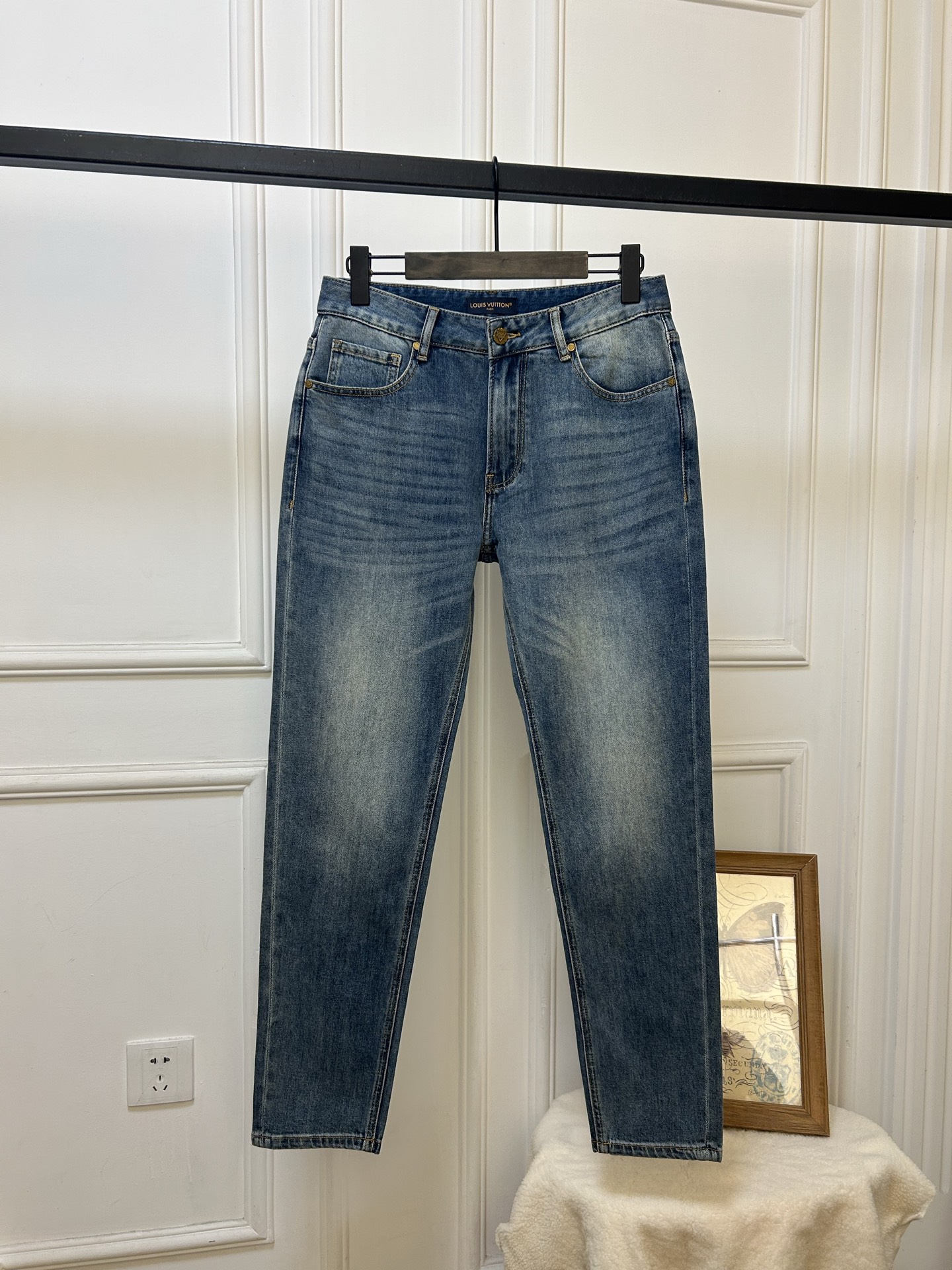 NO:140836,25SS spring and summer new men's jeans, a small straight fit, a must-have for all seasons of commuting. 29-38 (no 35, 37), ,jeans,alexander wang1986090925SS春夏新品男款牛仔裤,合体小直筒版型、四季百搭通勤必备款.29-38（无35,37）,,jeans,alexander wang,Men's clothing