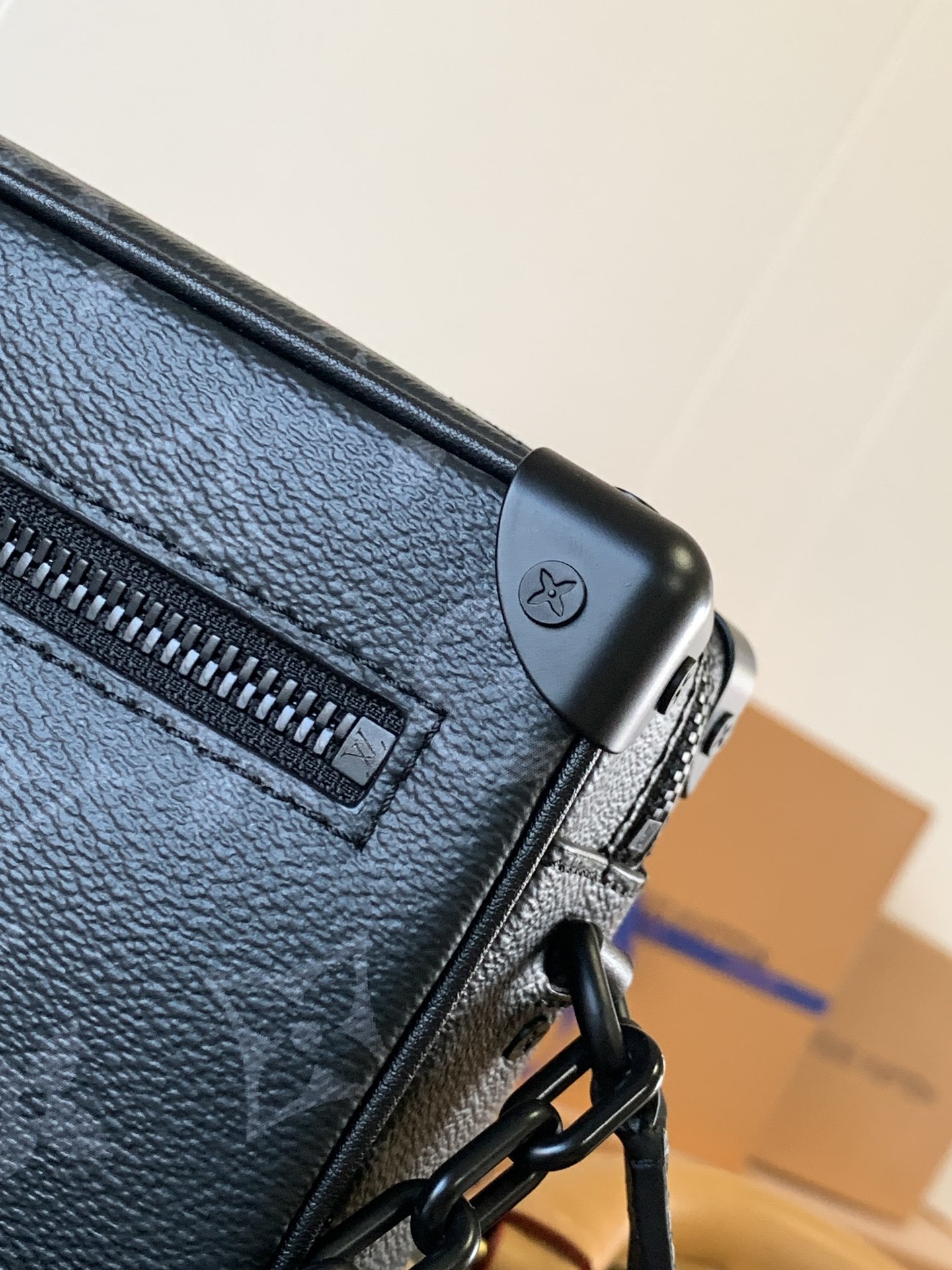 顶级原单 变码芯片 M44735 黑花 顶级原单Virgil Abloh 为 2019 春夏秀场呈现