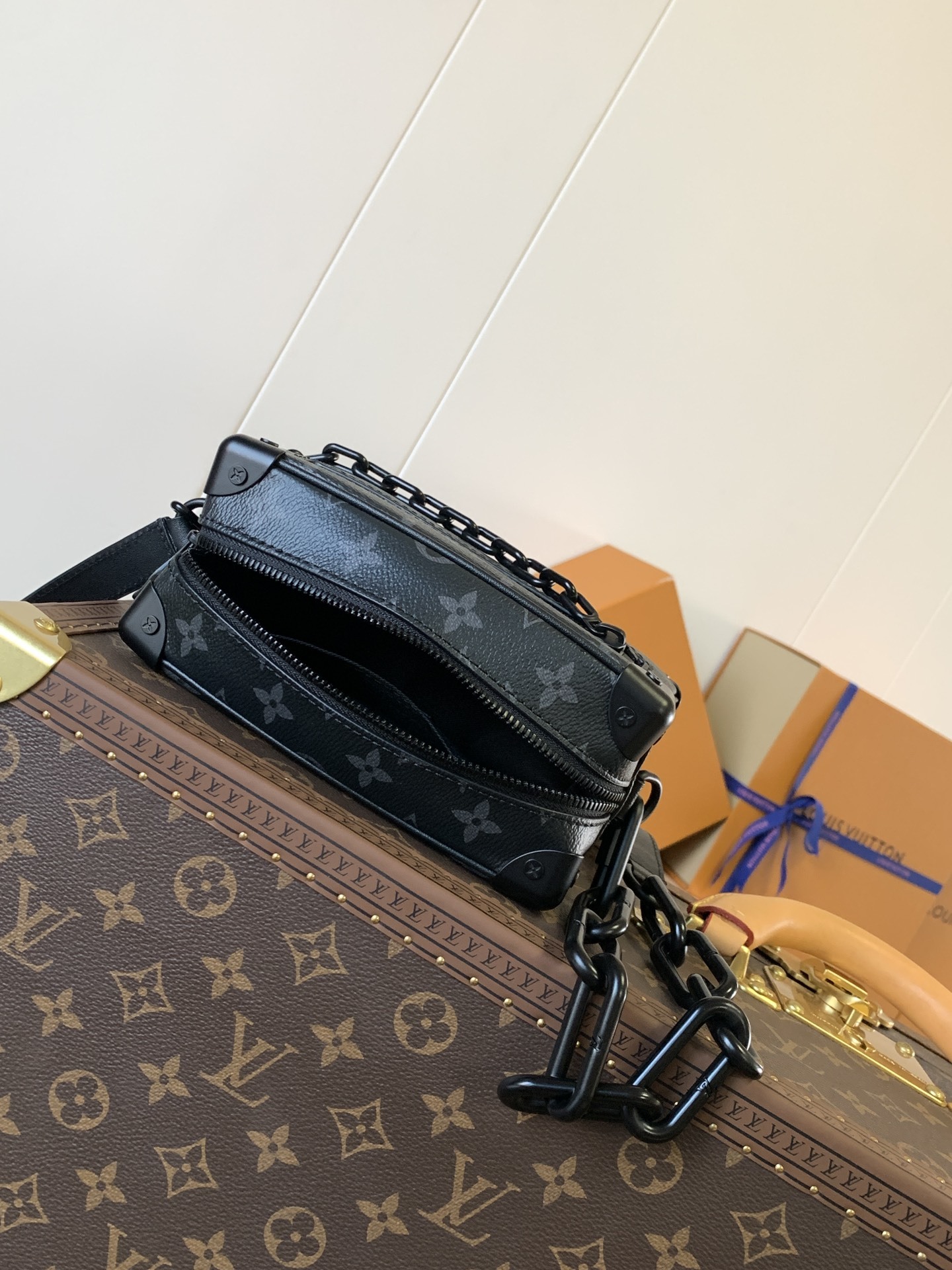 顶级原单 变码芯片 M44735 黑花 顶级原单Virgil Abloh 为 2019 春夏秀场呈现