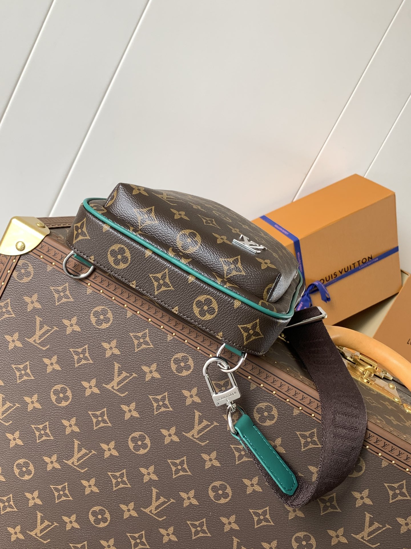  顶级原单 变码芯片 款号M12734老花绿 本款 Avenue 单肩包取材 Damier Graphi