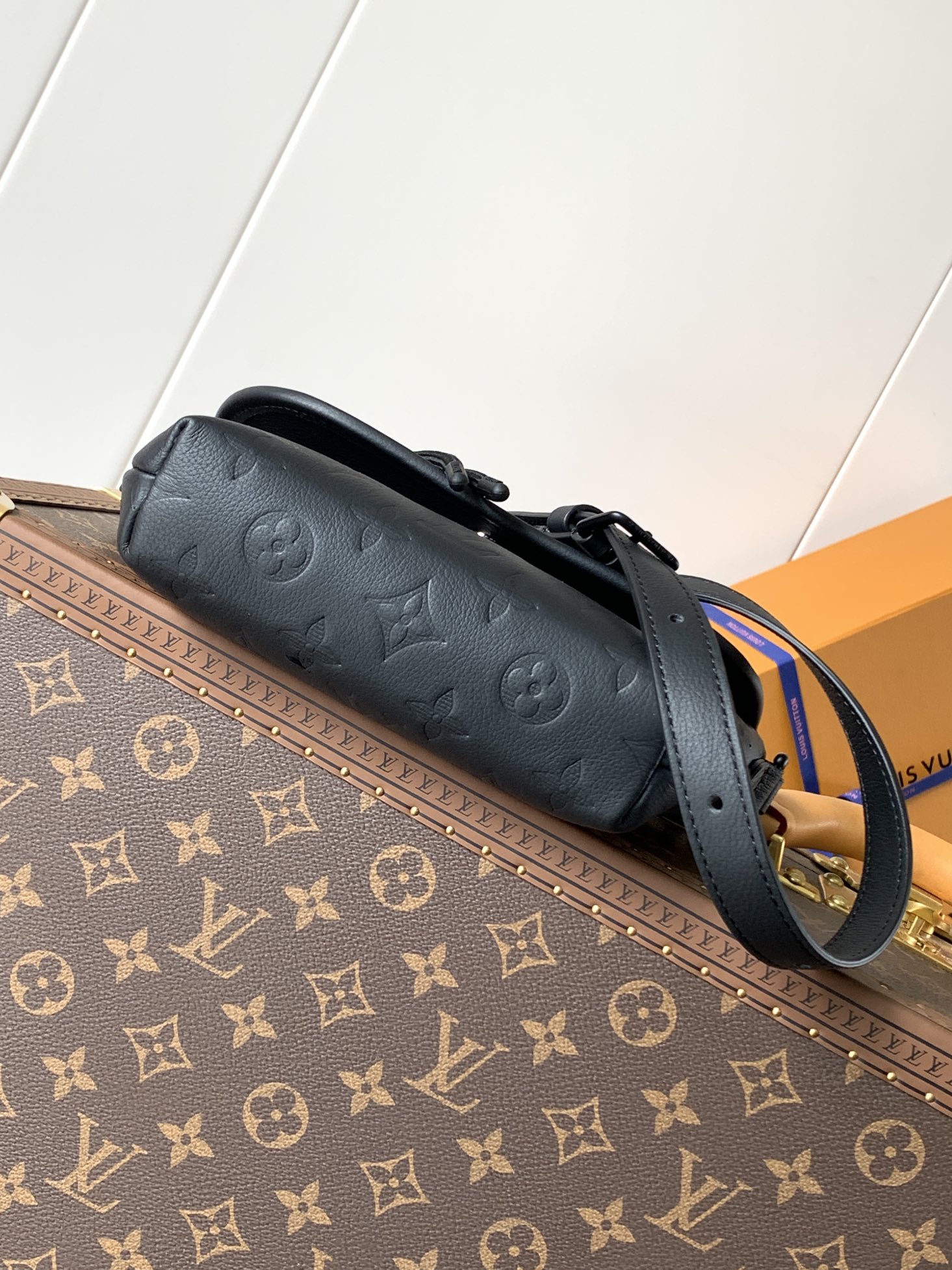 Louis Vuitton Pulse Mini Black Monogram Shadow Leather Crossbody Bag 5 i1731738327 3284 0