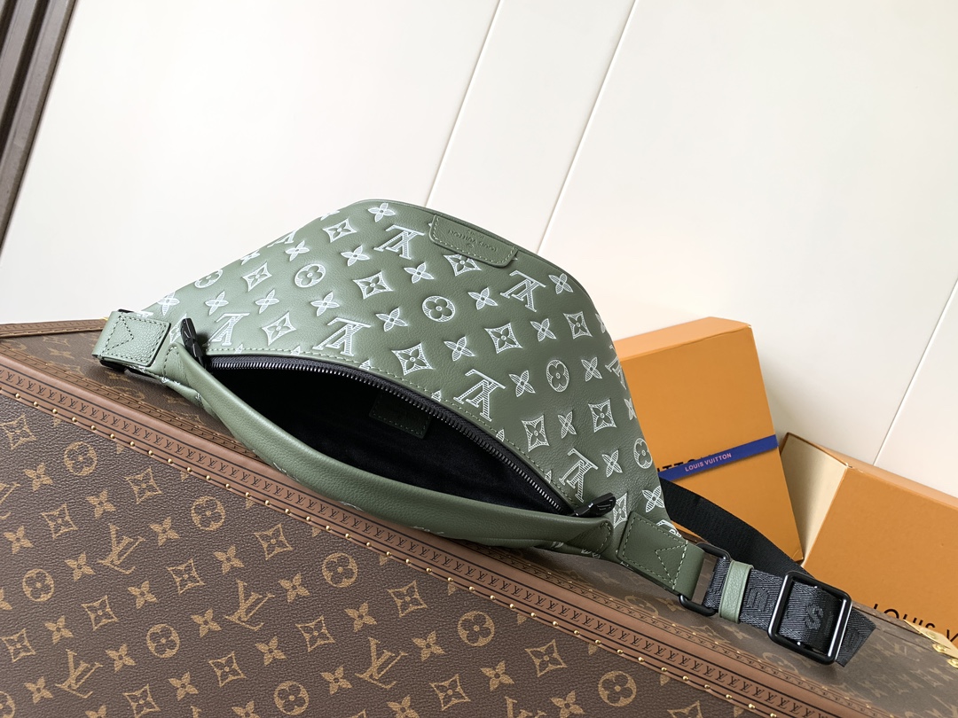 Louis Vuitton Discovery Bumbag Monogram Shadow Leather Waist Belt Bag 8 i1742282617 2885 7