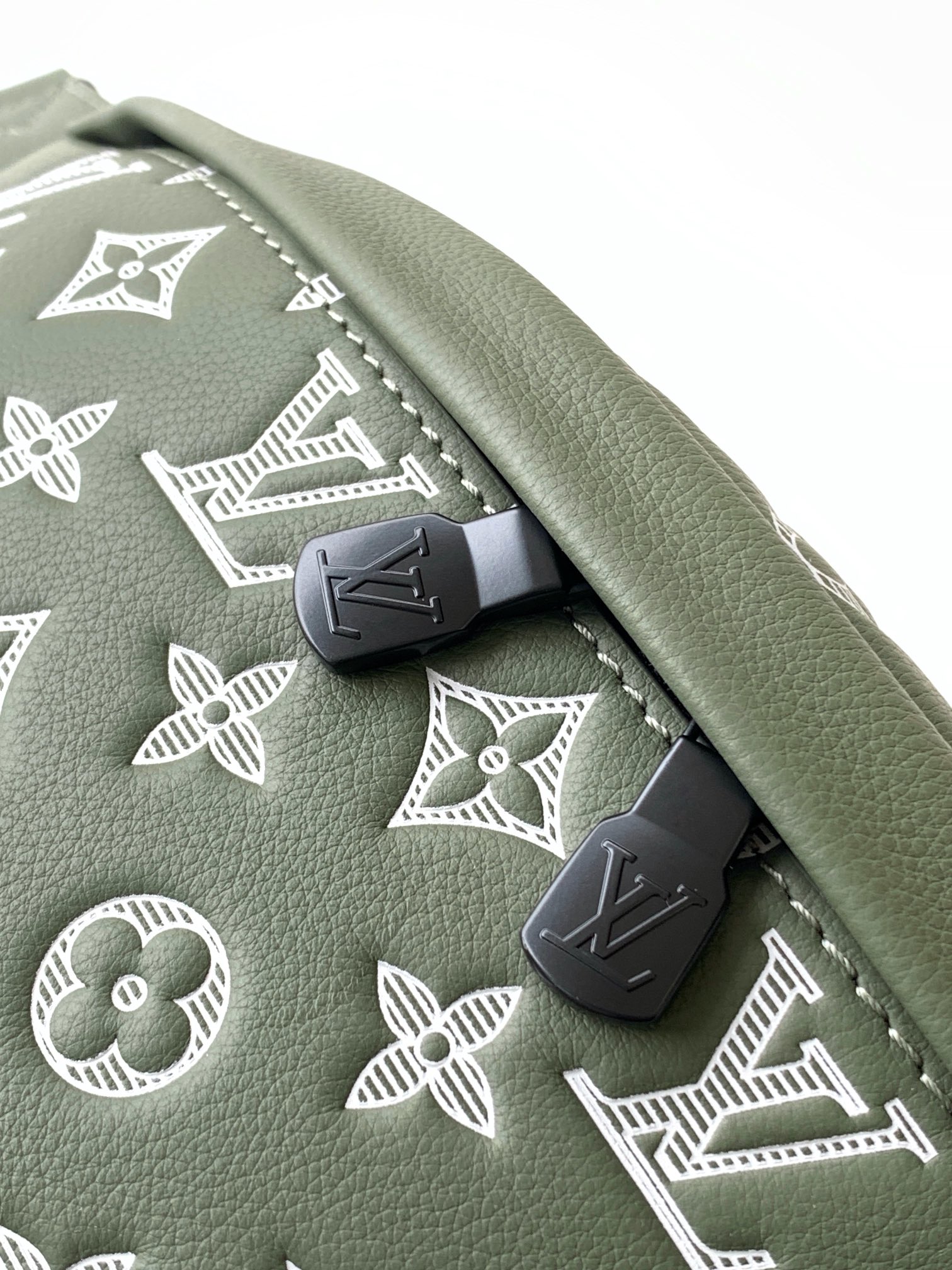 Louis Vuitton Discovery Bumbag Monogram Shadow Leather Waist Belt Bag 6 i1742282617 7152 1