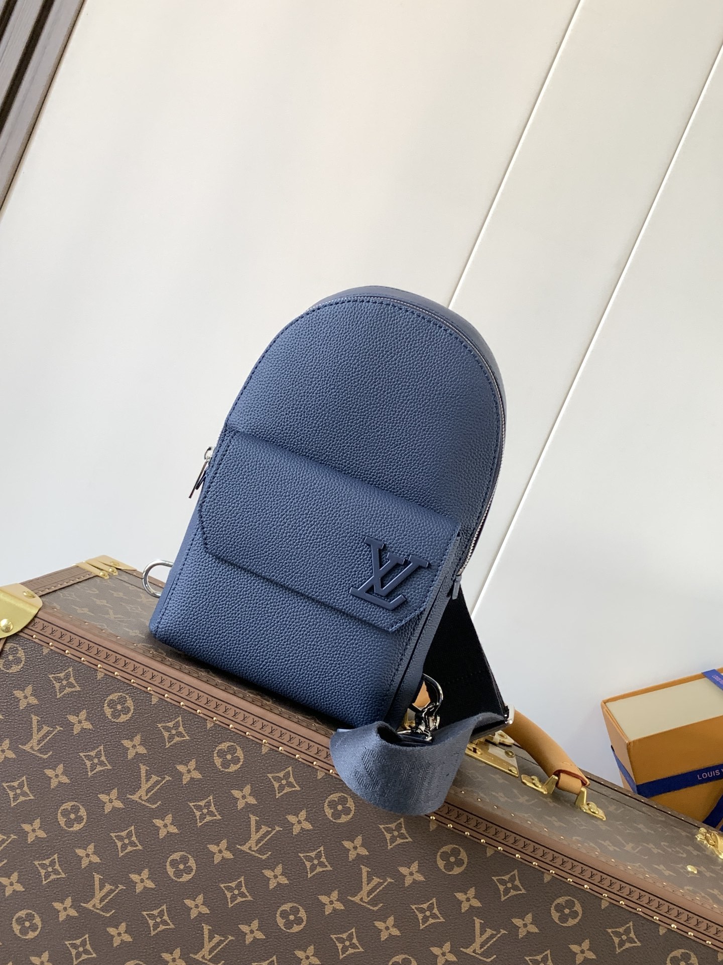 M11601蓝色 M23736黑色 顶级原单 变码芯片163c 本款 Pilot 单肩包援引 Take