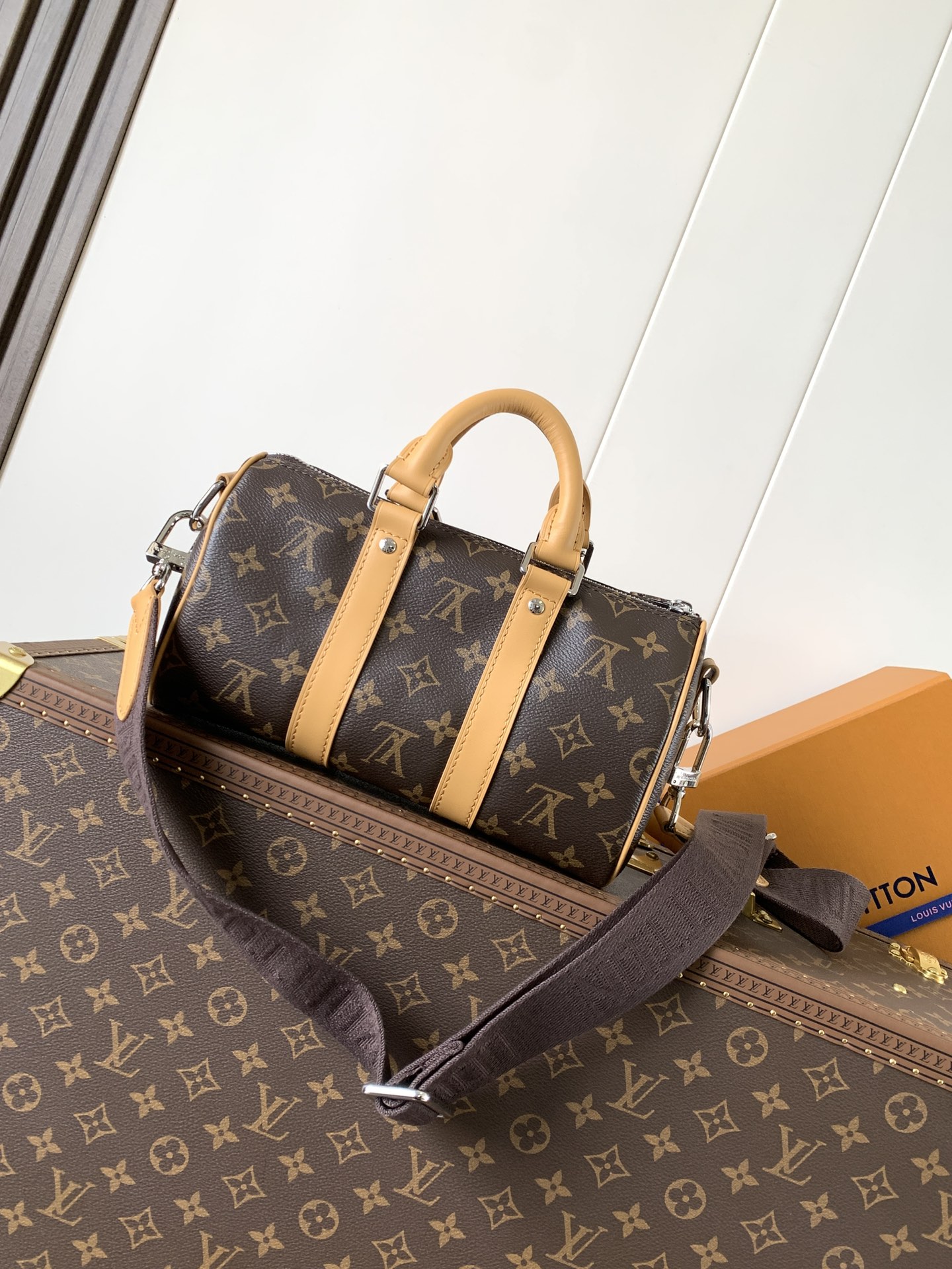 Louis Vuitton M12609 M12733老花黄色 动态变码163c 本款 Keepall Bandoulière 25 手袋浓缩 Keepall 旅行袋设计