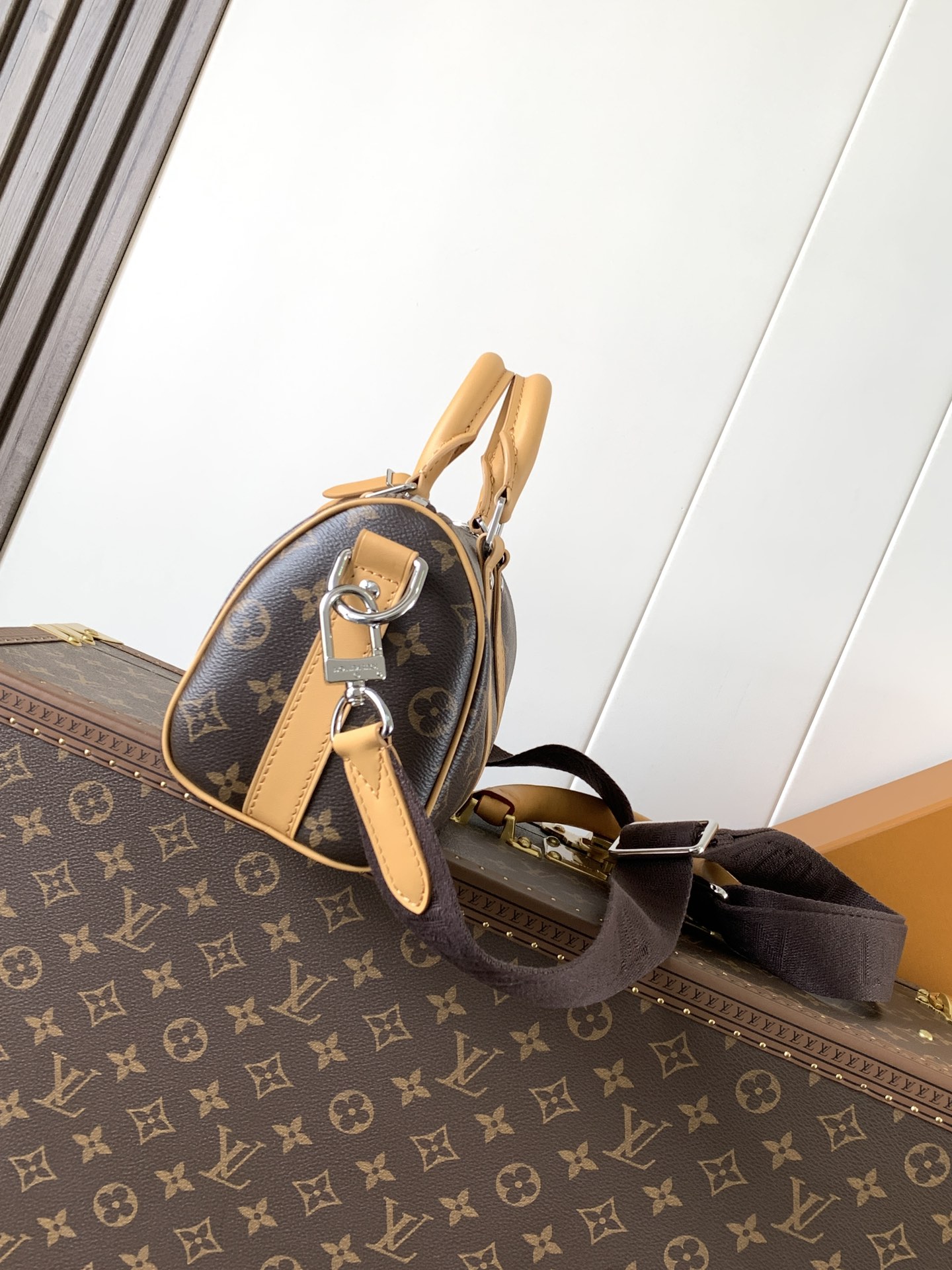Louis Vuitton M12609 M12733老花黄色 动态变码163c 本款 Keepall Bandoulière 25 手袋浓缩 Keepall 旅行袋设计