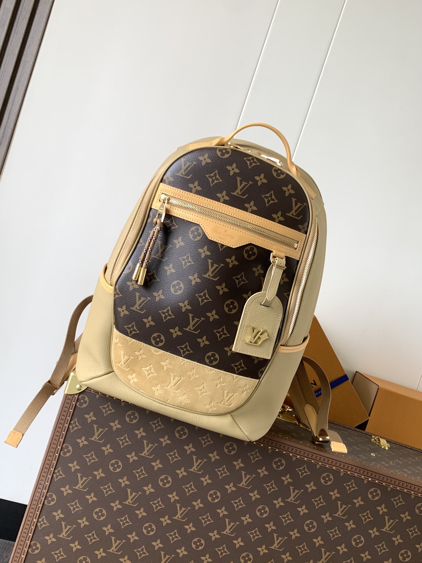 Louis Vuitton M12624 老花/棕色（拼色） 变码芯片163c Outdoor 双肩包