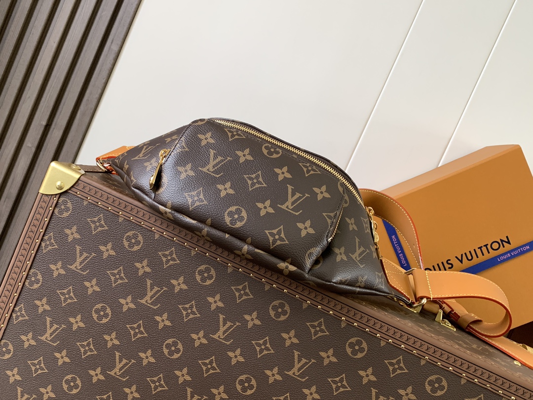 Louis Vuitton M14019 变码芯片163c 本款Rush腰包取材柔软Monogram帆布