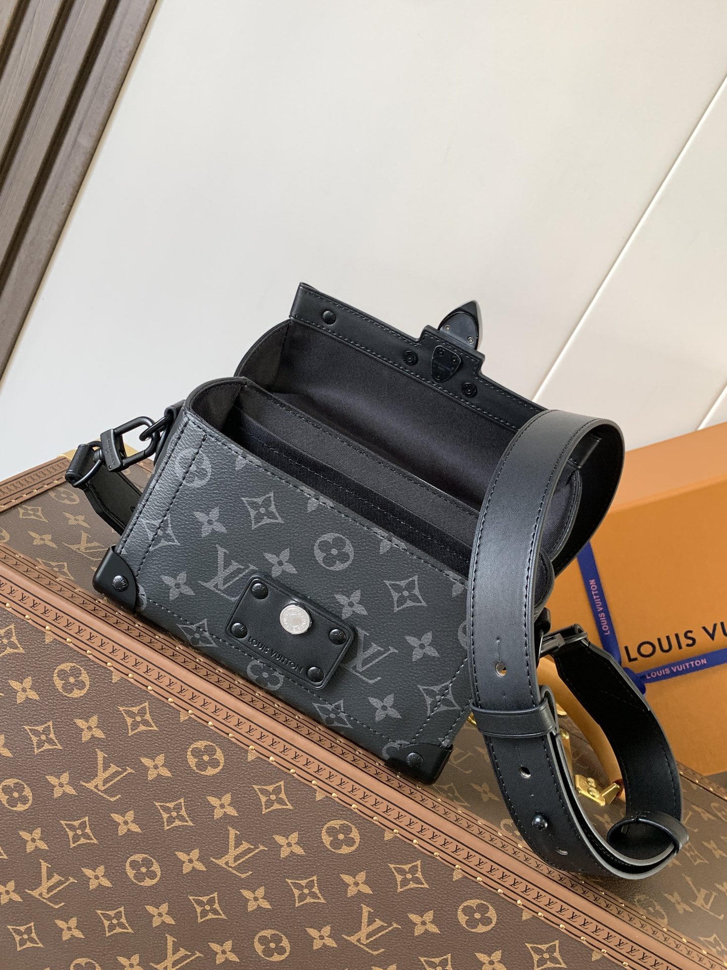 Louis Vuitton M11743黑花 变码芯片163c