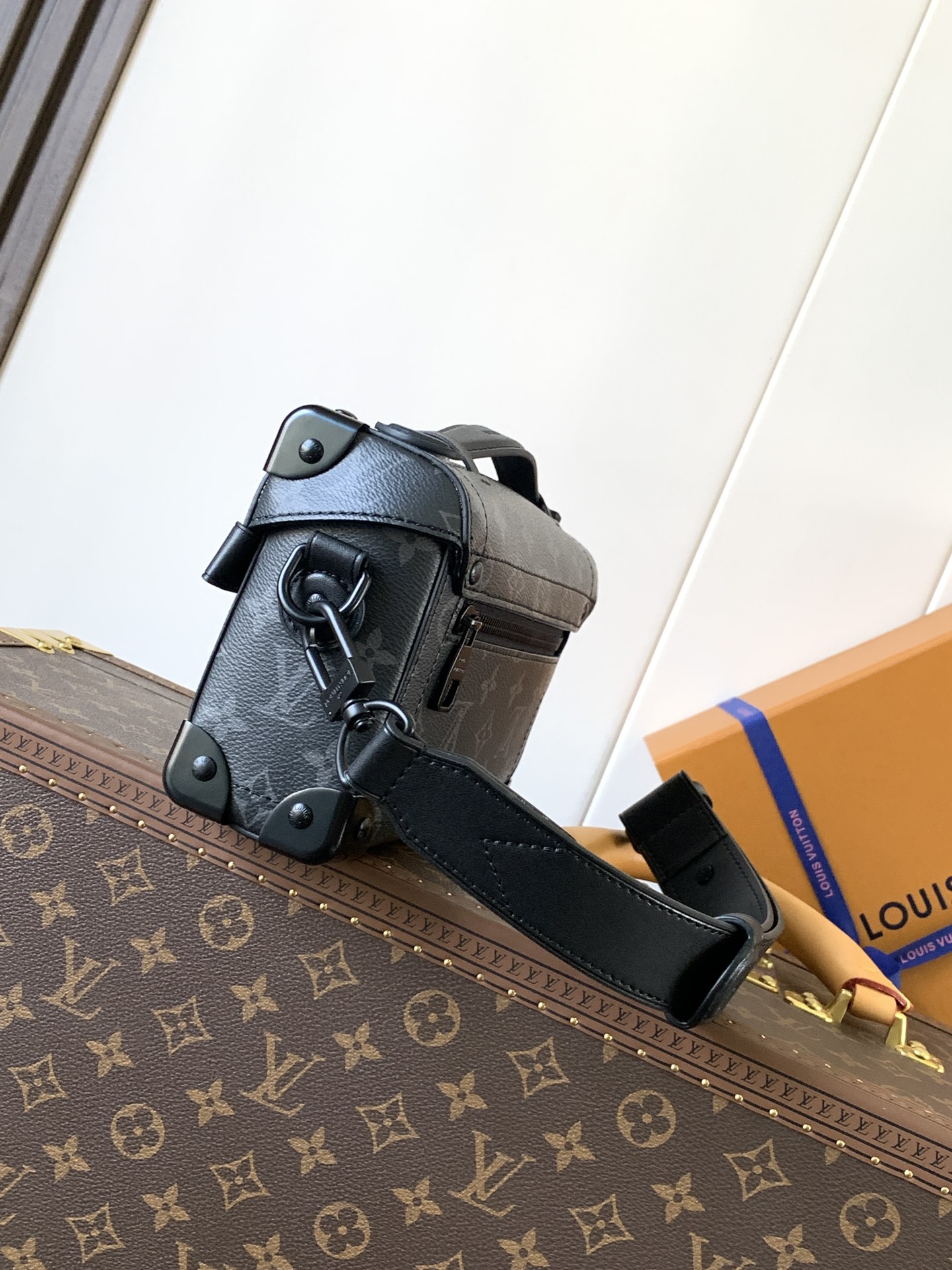 Louis Vuitton M11743黑花 变码芯片163c