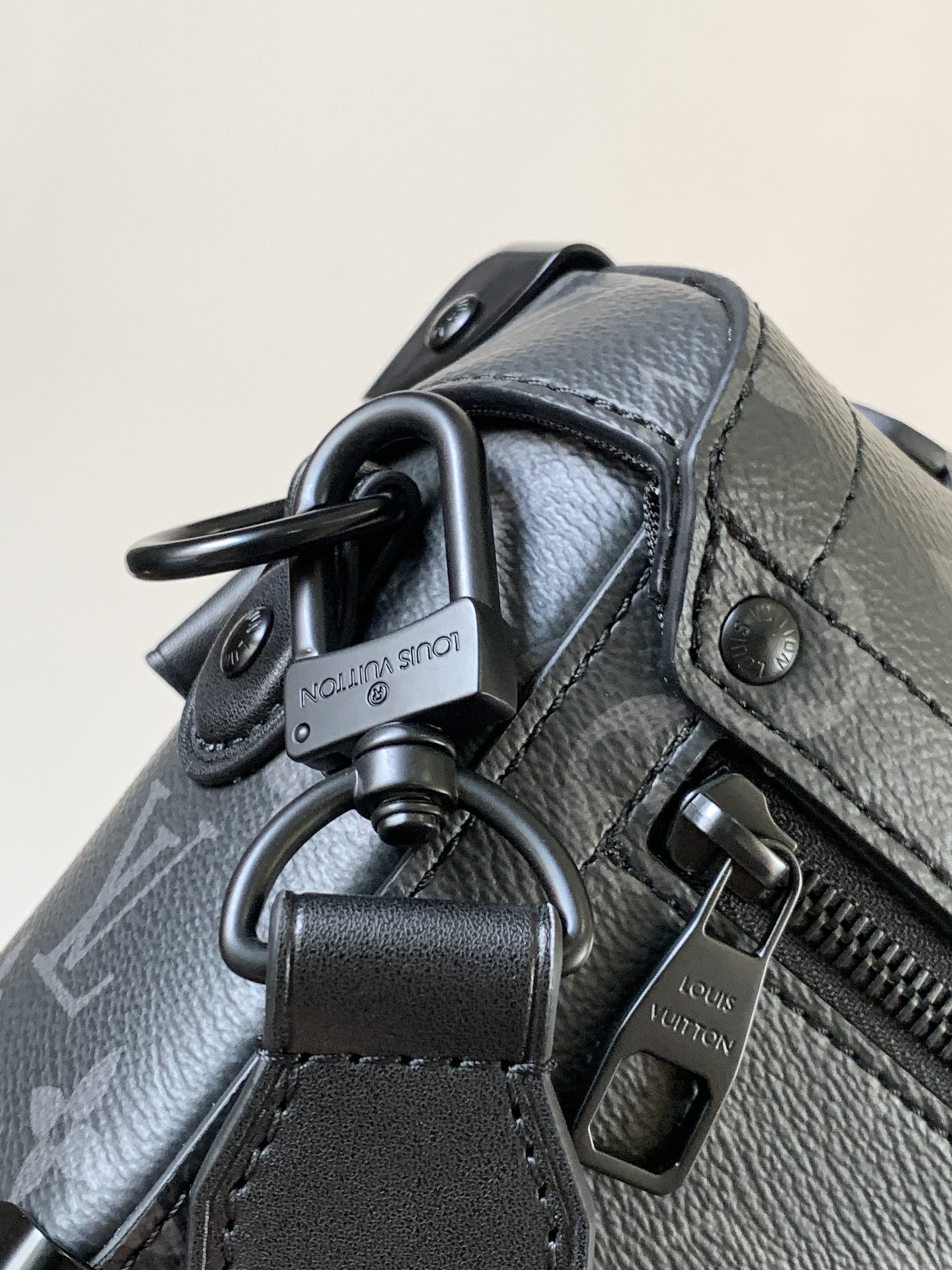 Louis Vuitton M11743黑花 变码芯片163c
