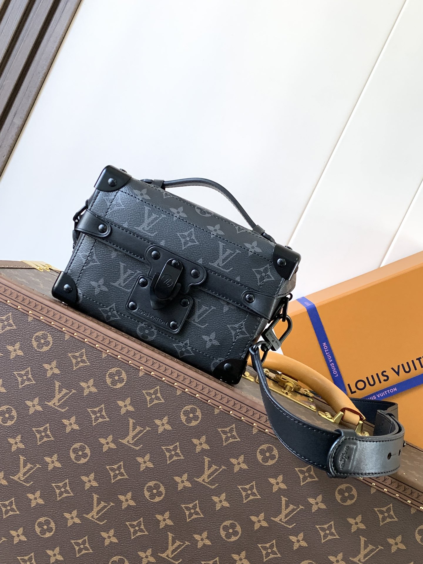 Louis Vuitton M11743黑花 变码芯片163c