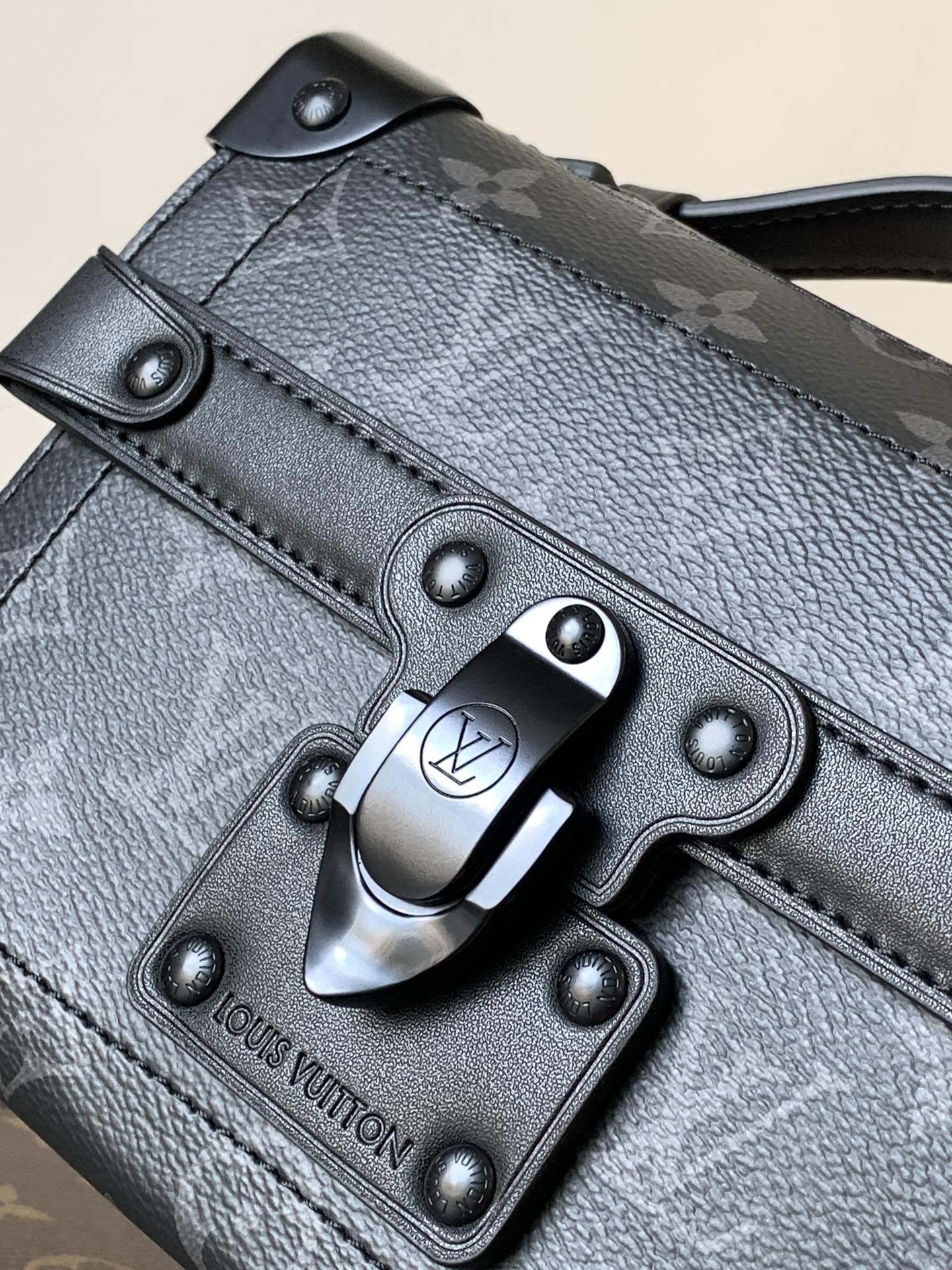 Louis Vuitton M11743黑花 变码芯片163c