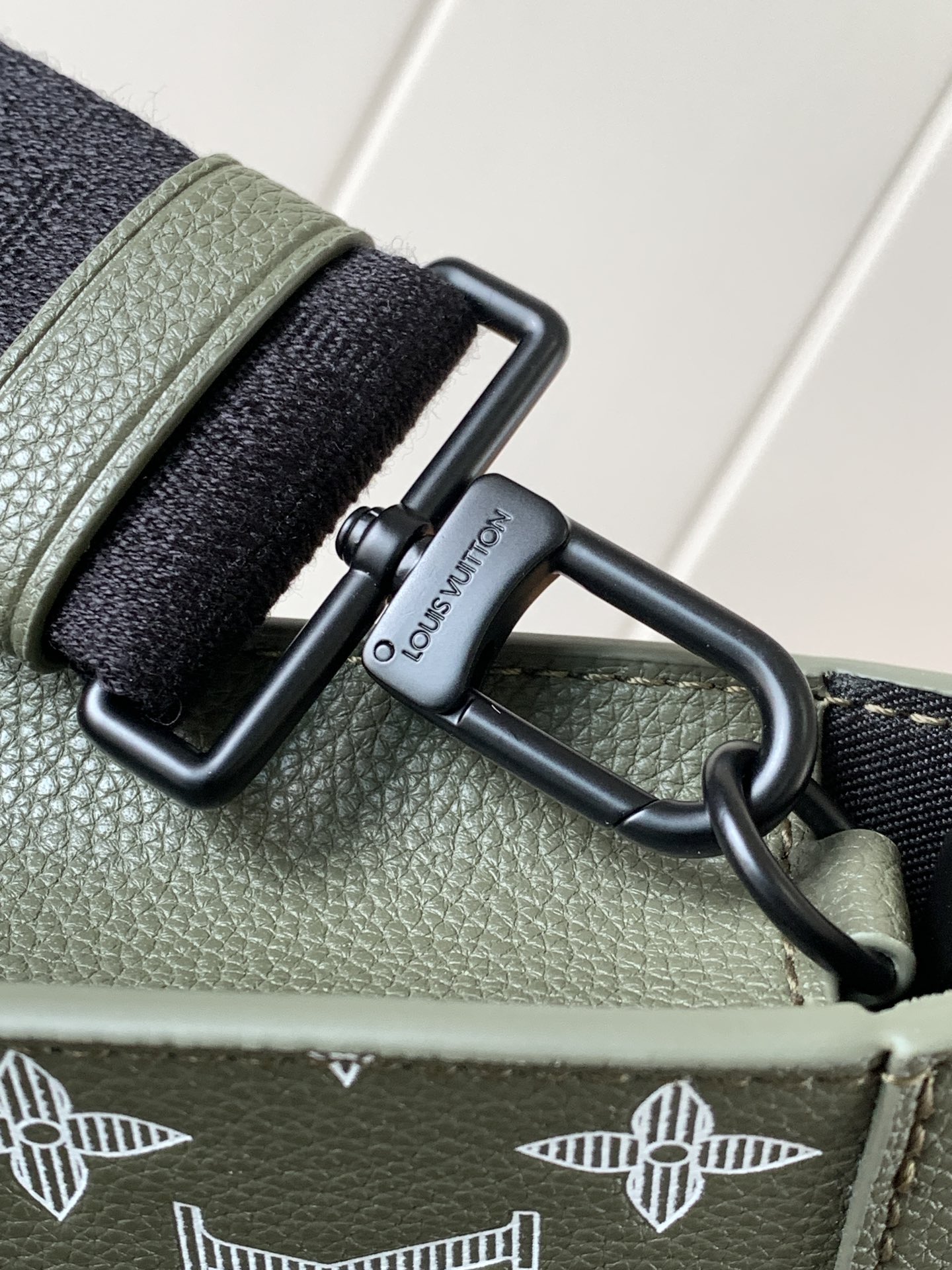 Louis Vuitton M13197墨绿色 变码芯片163C