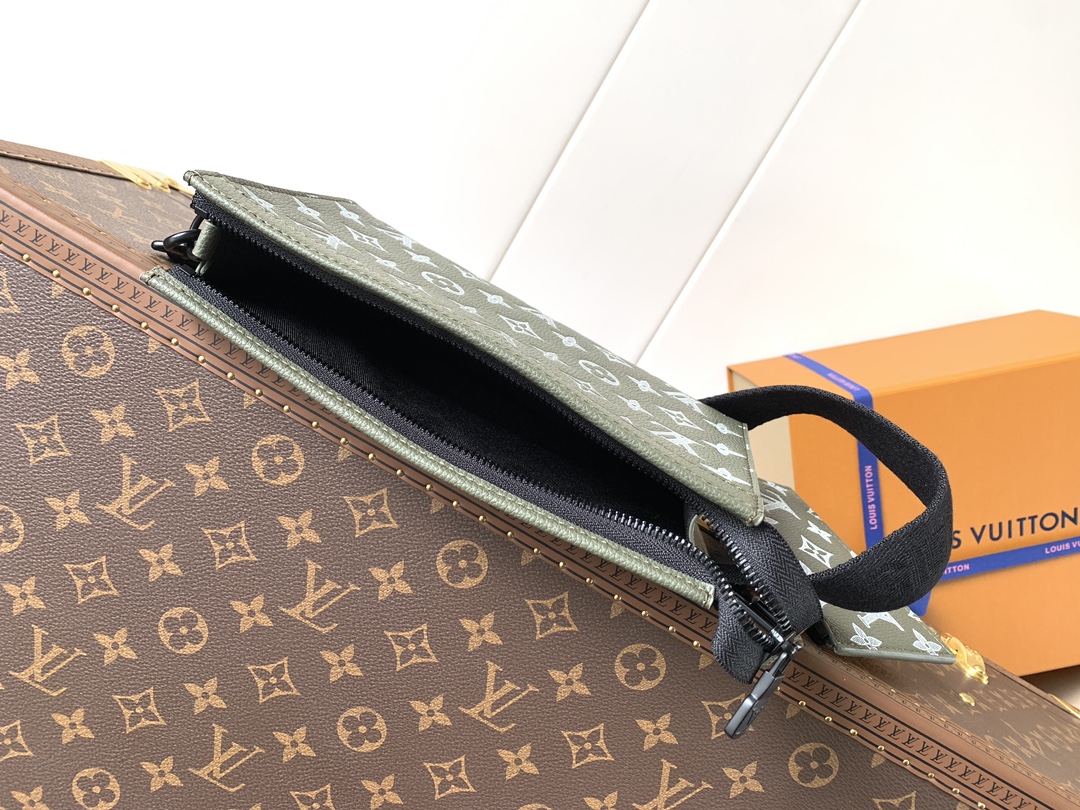 Louis Vuitton M13197墨绿色 变码芯片163C