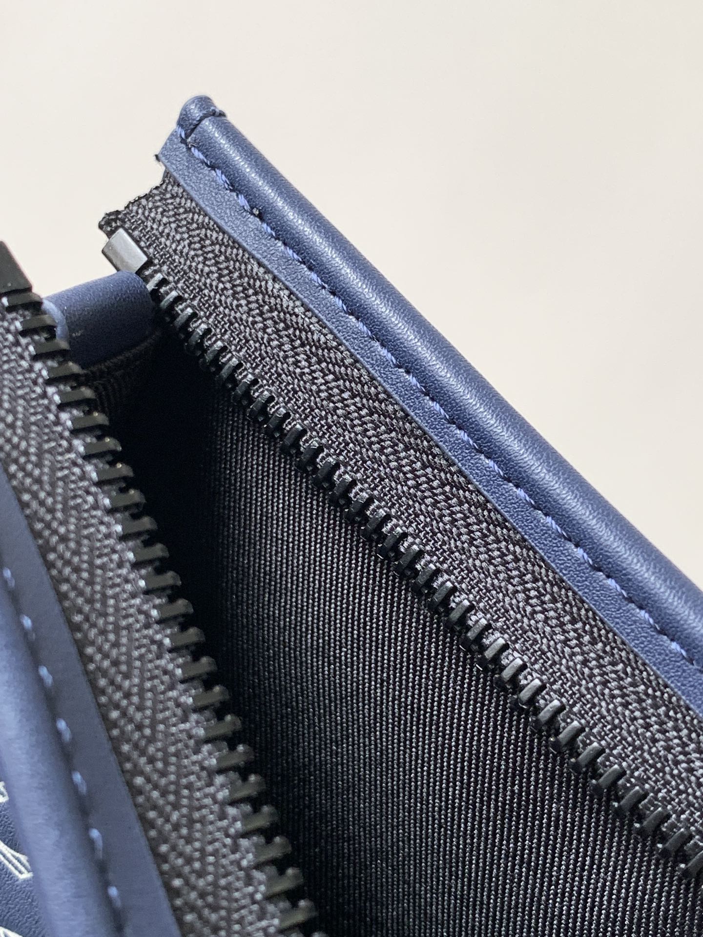 Louis Vuitton M83384压印蓝 变码芯片163C