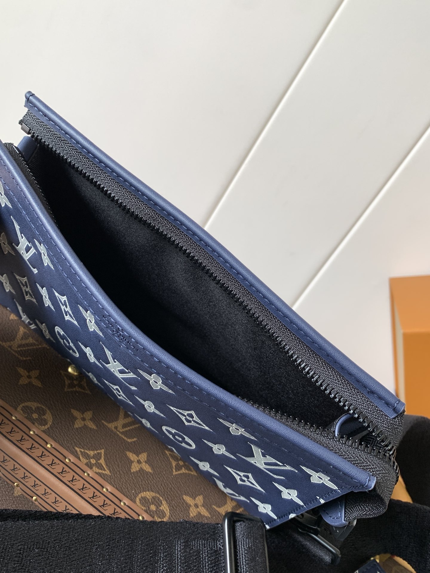 Louis Vuitton M83384压印蓝 变码芯片163C